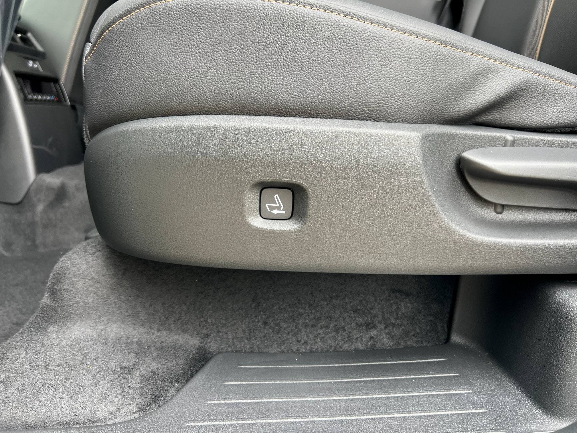 2026 Mazda CX-90 Select Package - Photo 12