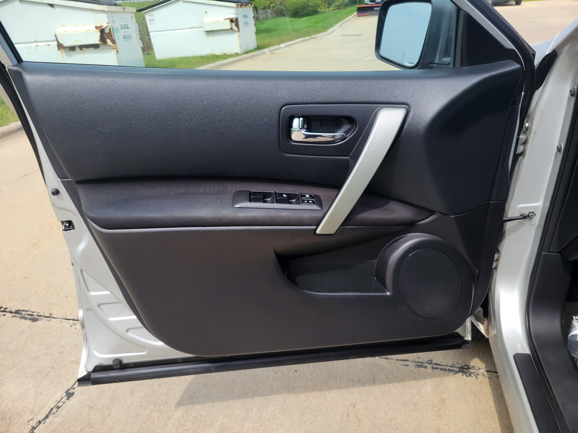 Used 2014 Nissan Rogue Select S with VIN JN8AS5MV4EW700498 for sale in Sioux City, IA