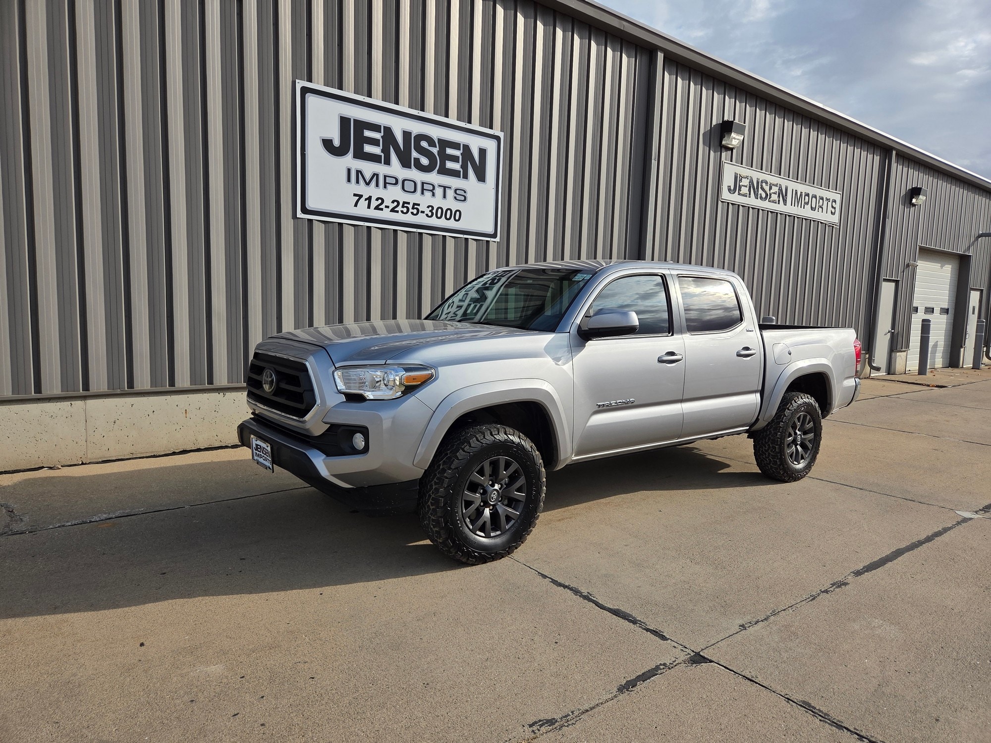 2021 Toyota Tacoma SR5's photo