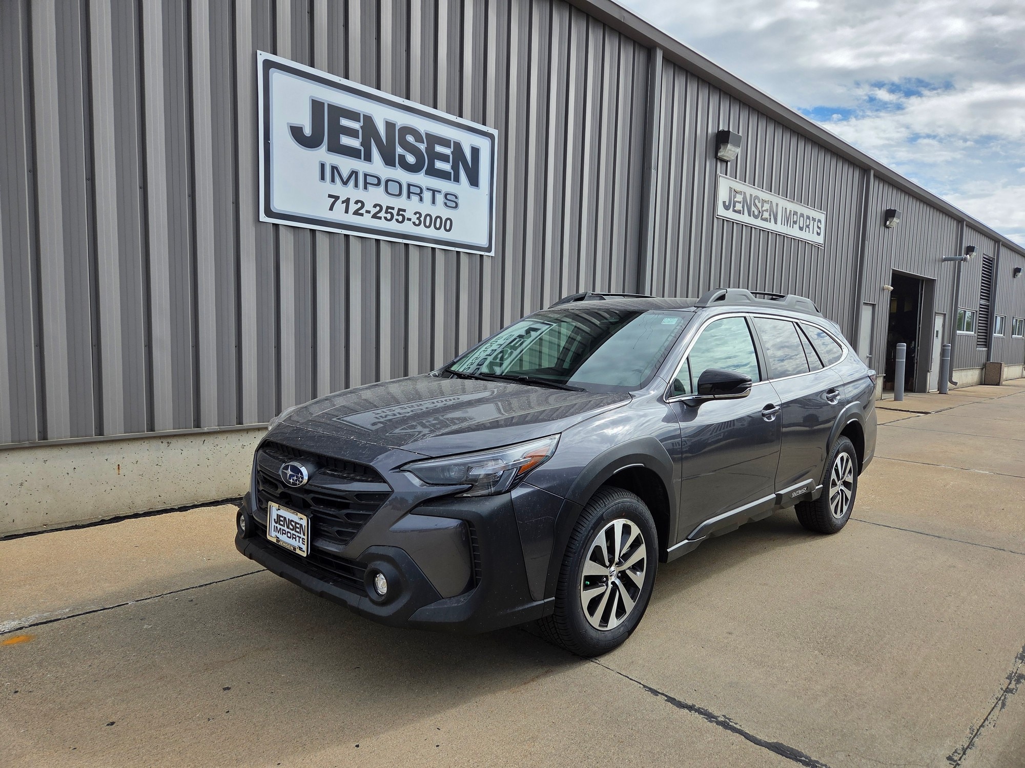 2024 Subaru Outback Premium's photo