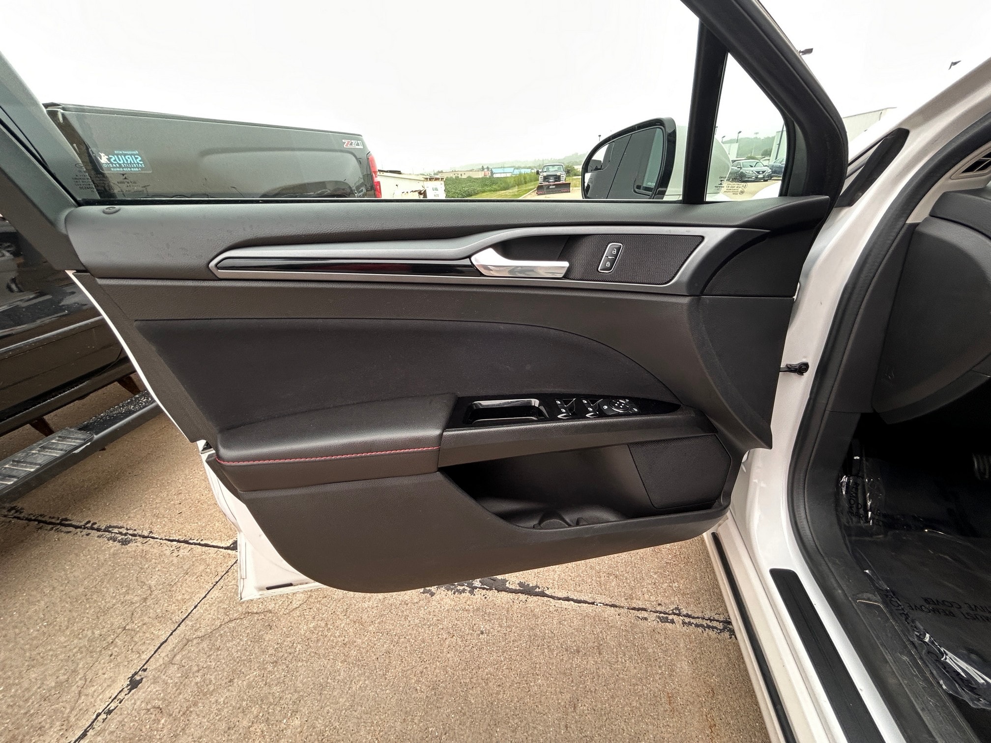 Used 2014 Ford Fusion SE with VIN 1FA6P0H7XE5400896 for sale in Sioux City, IA