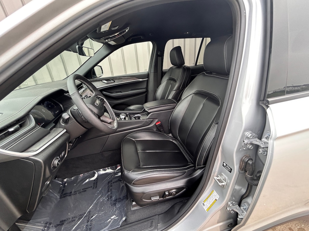 Used 2025 Jeep Grand Cherokee Limited Sport Utility