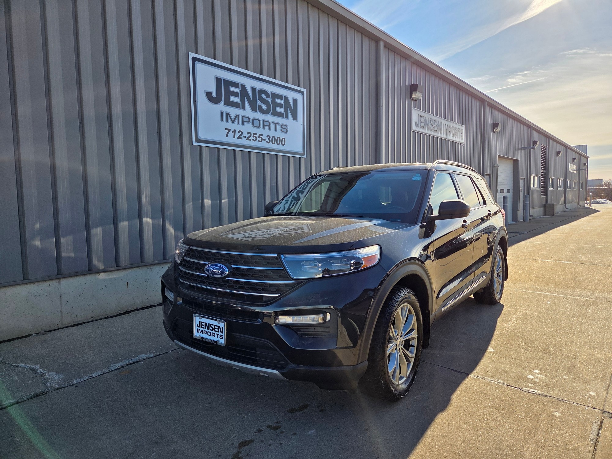 2023 Ford Explorer XLT's photo