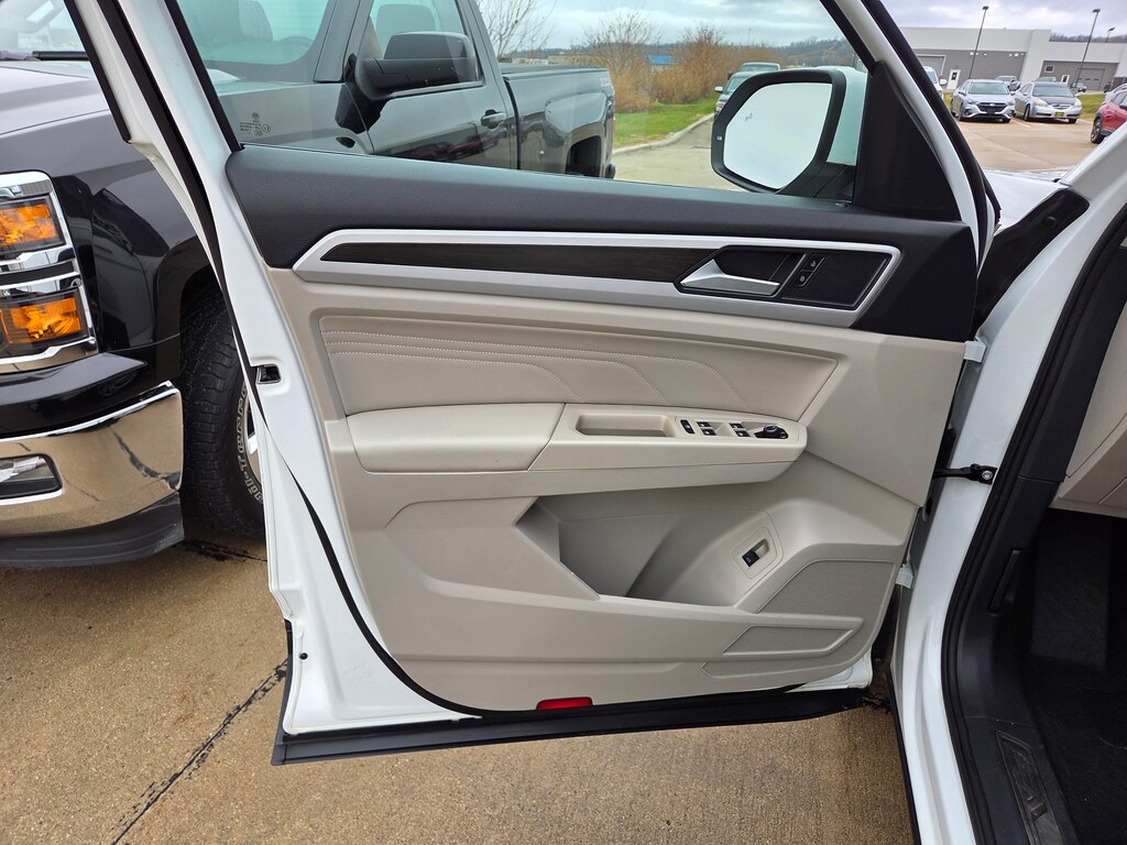 Used 2023 Volkswagen Atlas 3.6L V6 SE w/Technology Sport Utility