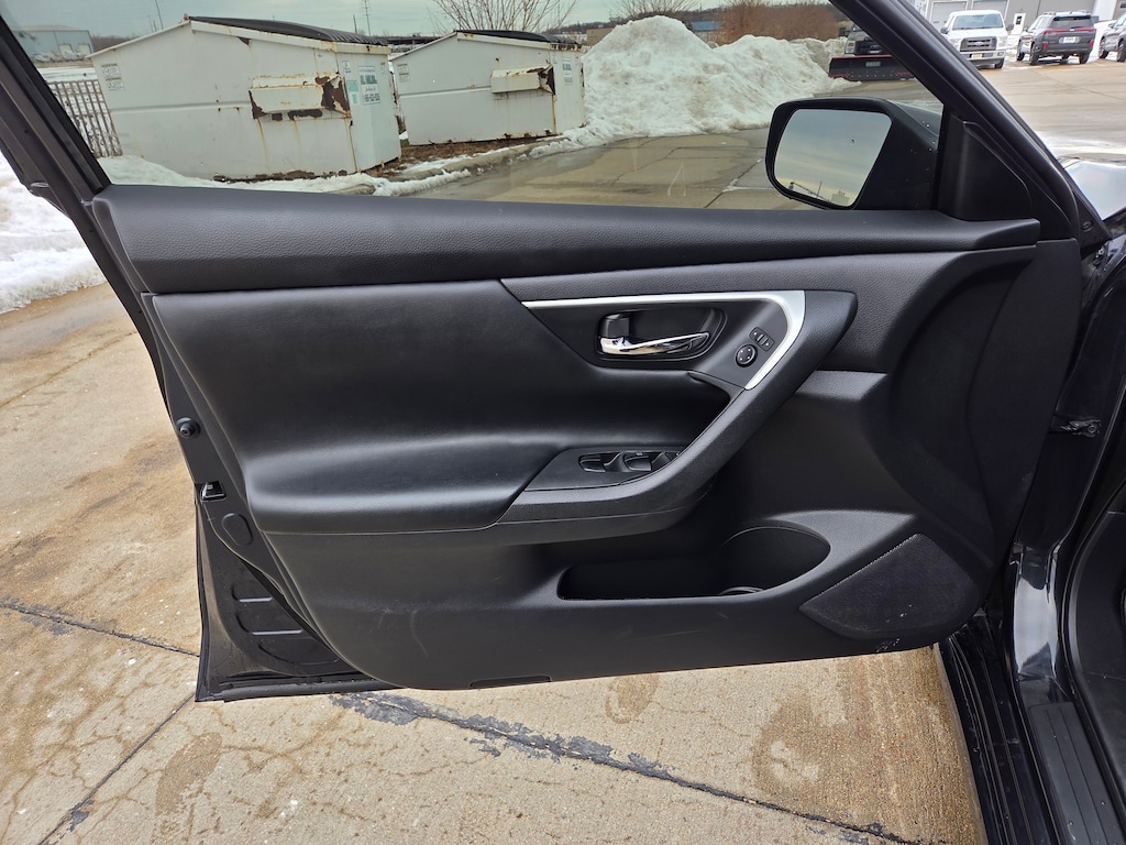 Used 2017 Nissan Altima 2.5 S Car