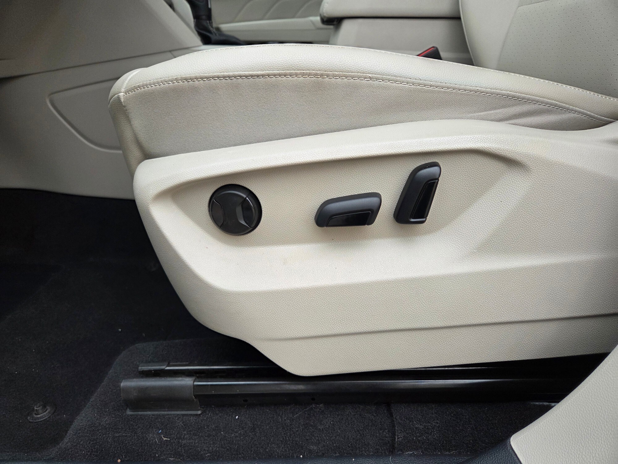 2023 Volkswagen Atlas V6 SE Technology photo 4