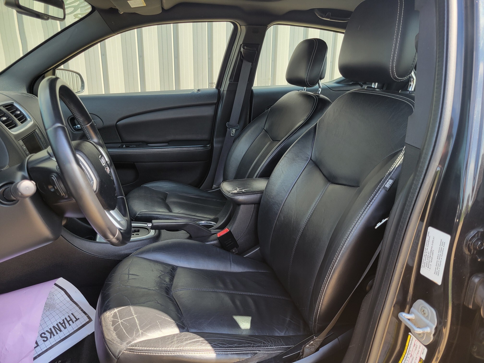 2011 Dodge Avenger Lux photo 3