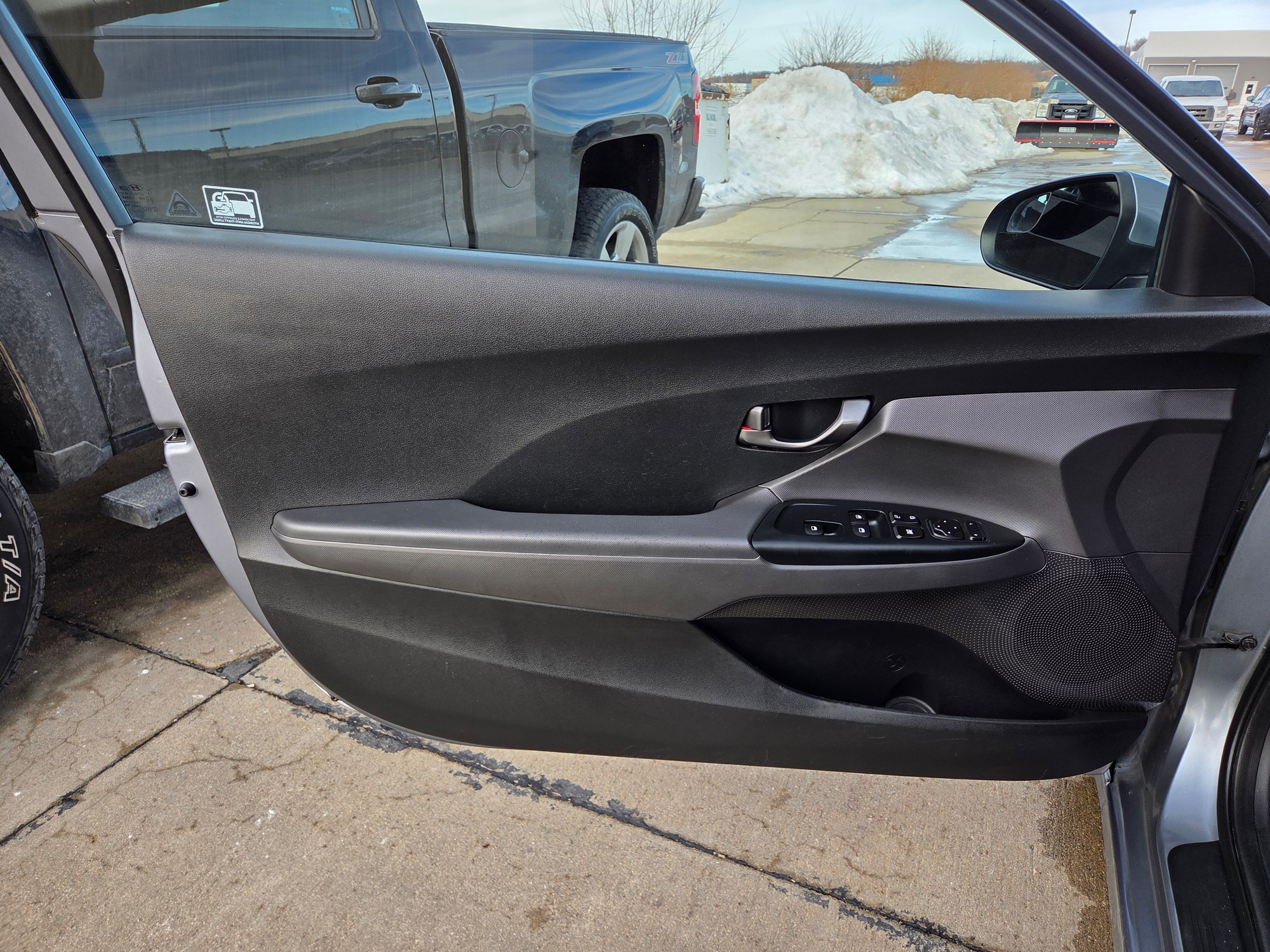 Used 2019 Hyundai Veloster Base with VIN KMHTG6AF1KU010980 for sale in Sioux City, IA