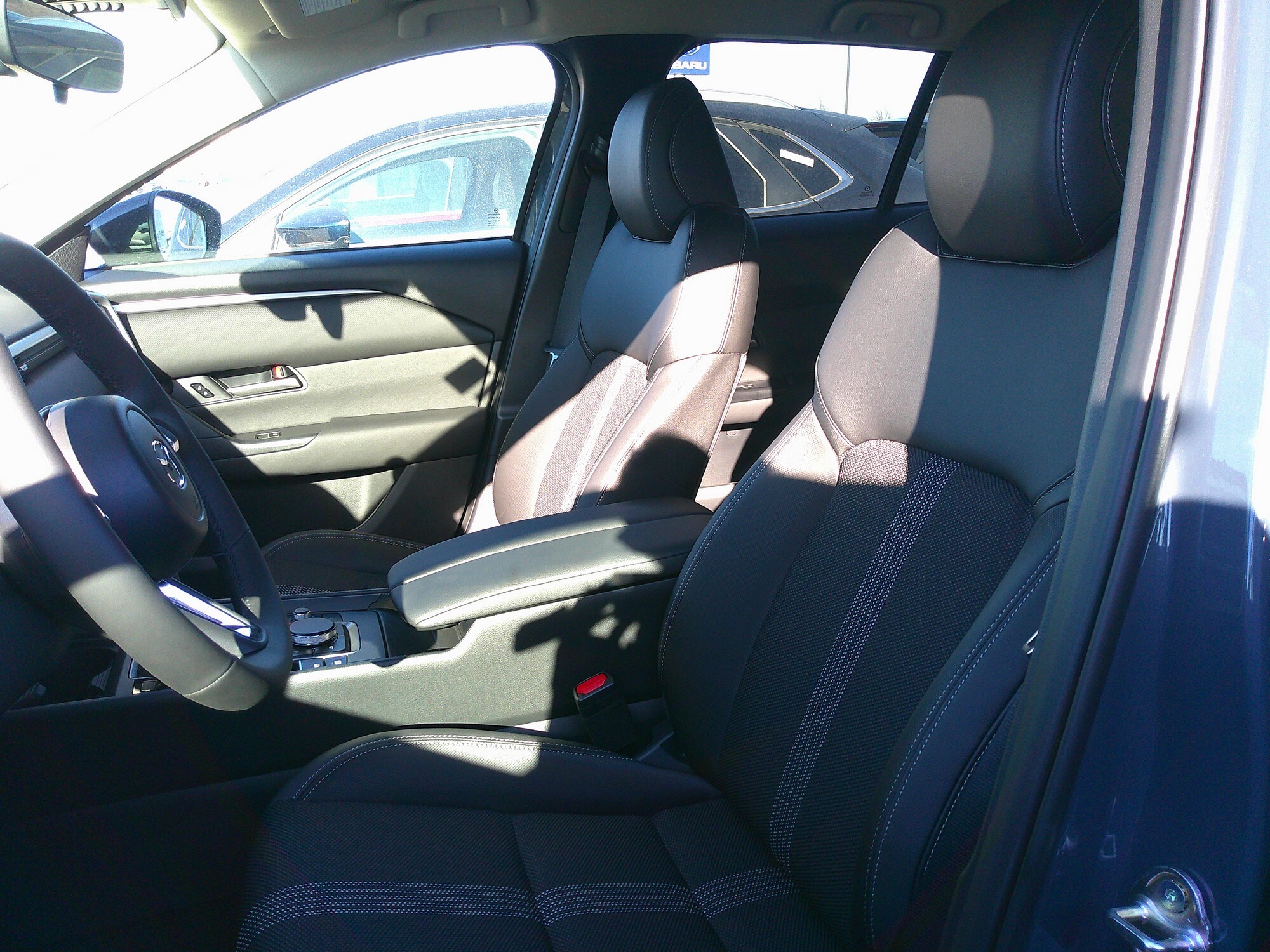 2025 Mazda CX-50 2.5 Select photo 3