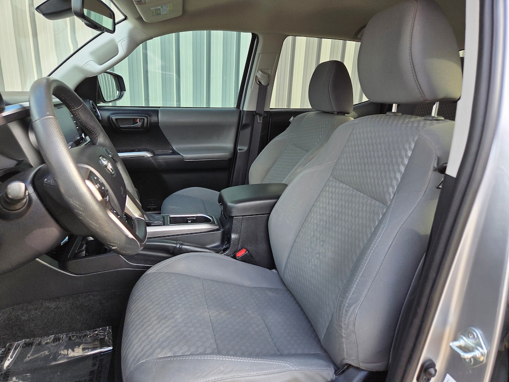 Used 2021 Toyota Tacoma 2WD Crew Cab Pickup