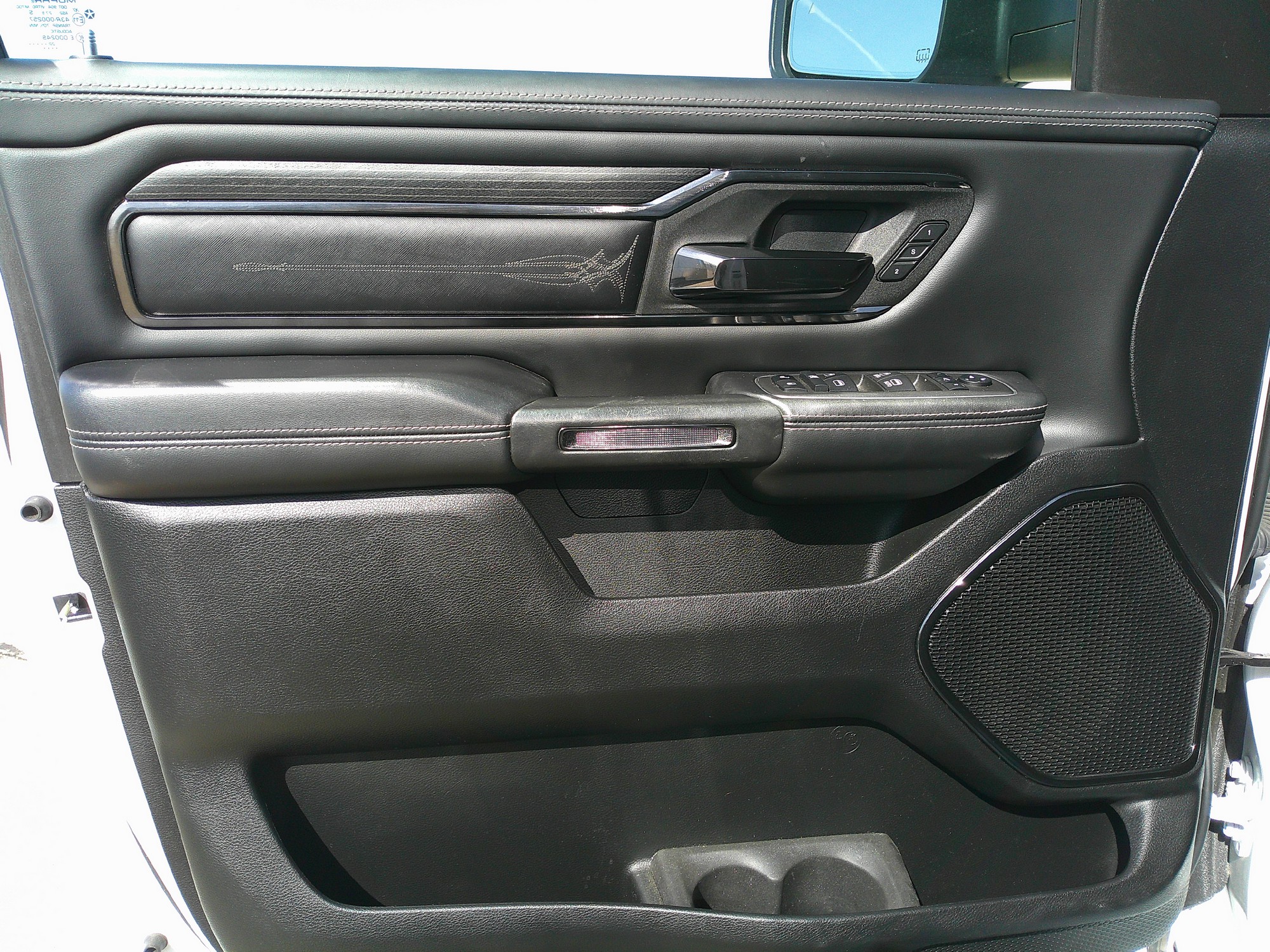Used 2022 RAM Ram 1500 Pickup Limited with VIN 1C6SRFHT8NN401605 for sale in Sioux City, IA