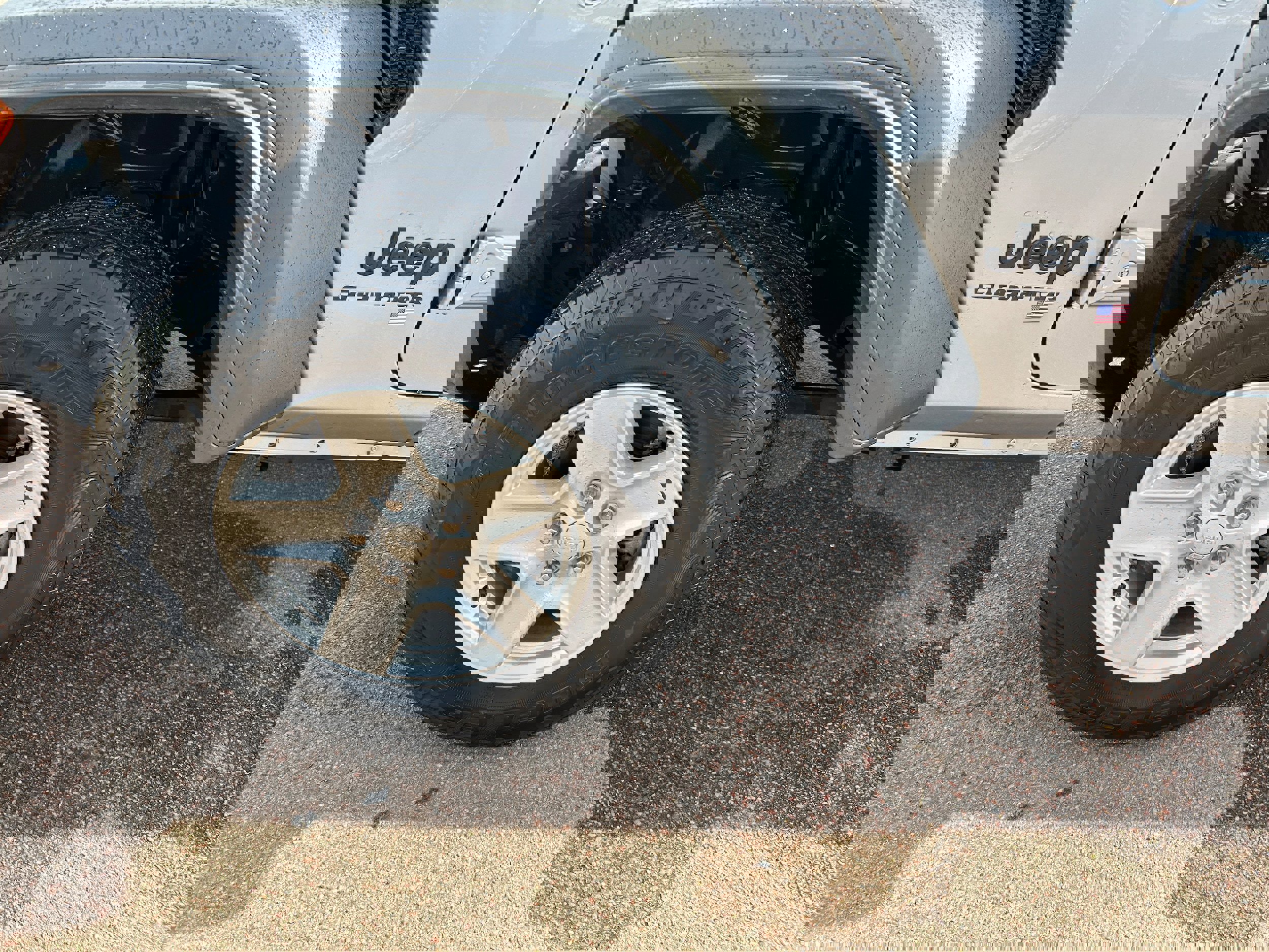 Used 2020 Jeep Gladiator Sport S with VIN 1C6JJTAG8LL180644 for sale in Le Mars, IA