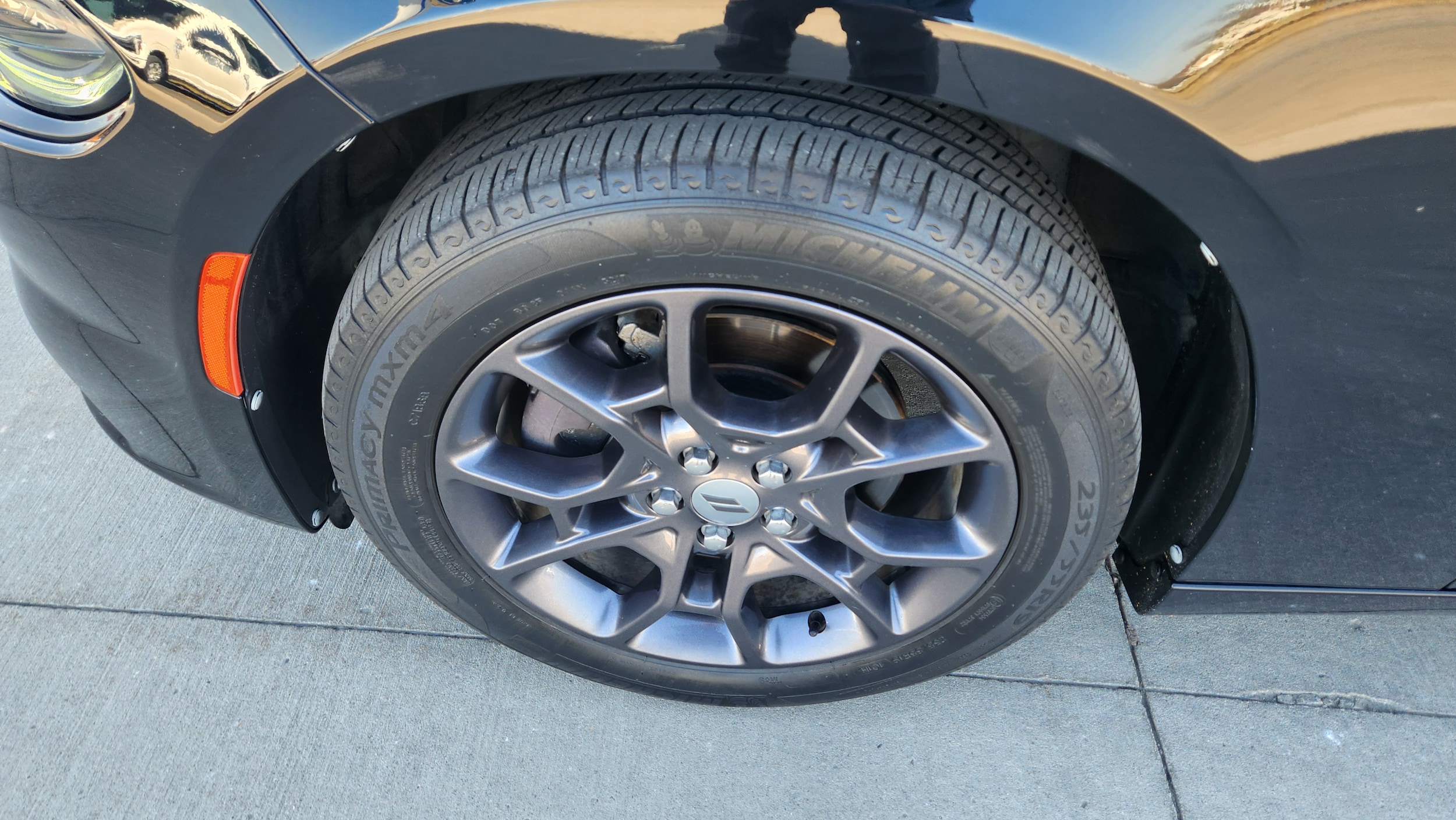 Used 2018 Dodge Charger GT with VIN 2C3CDXJG2JH158685 for sale in Le Mars, IA