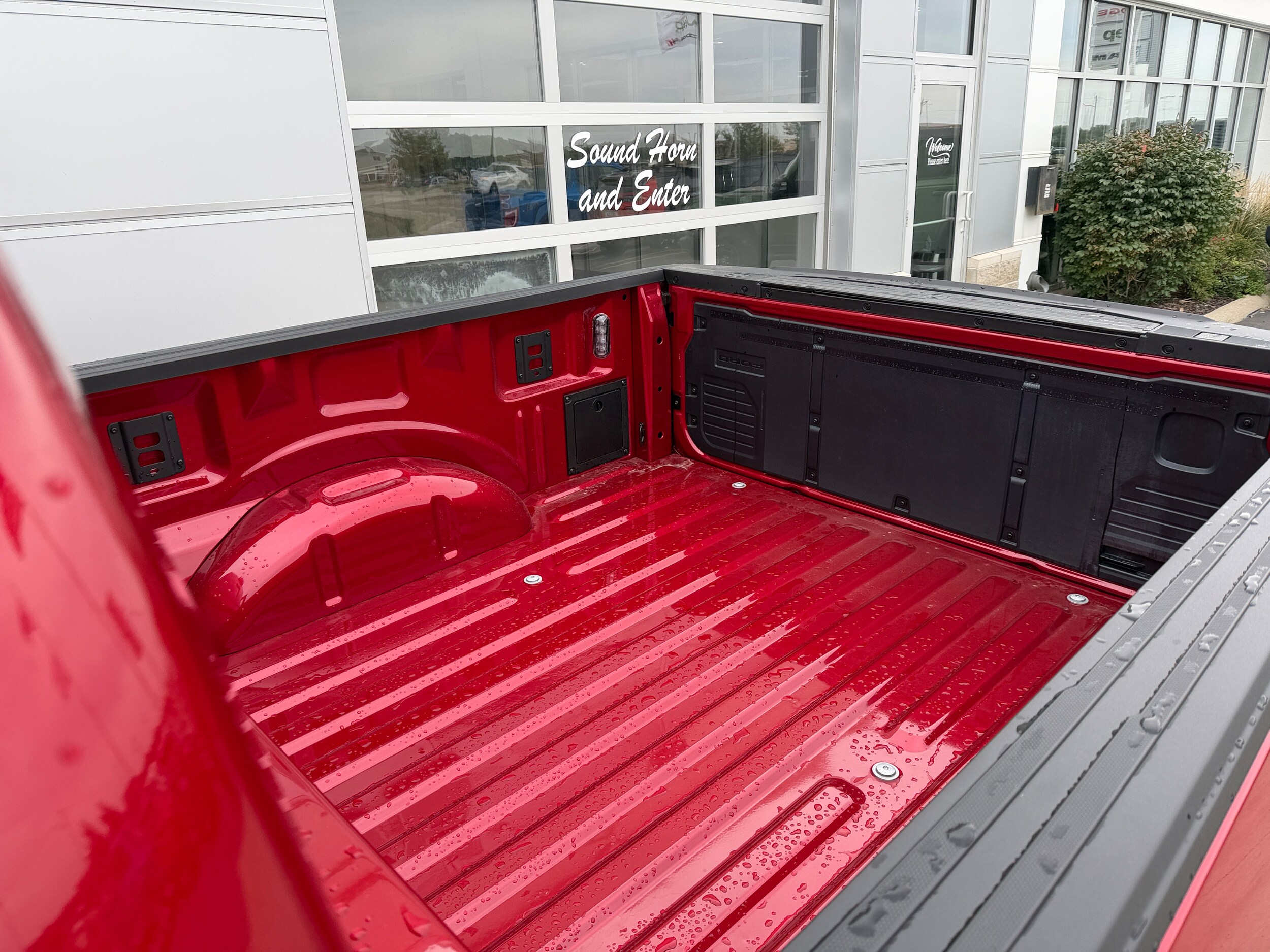 2025 Ford F-150 XLT photo 3