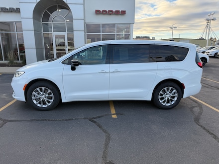 2025 Chrysler Pacifica Select Van Passenger Van