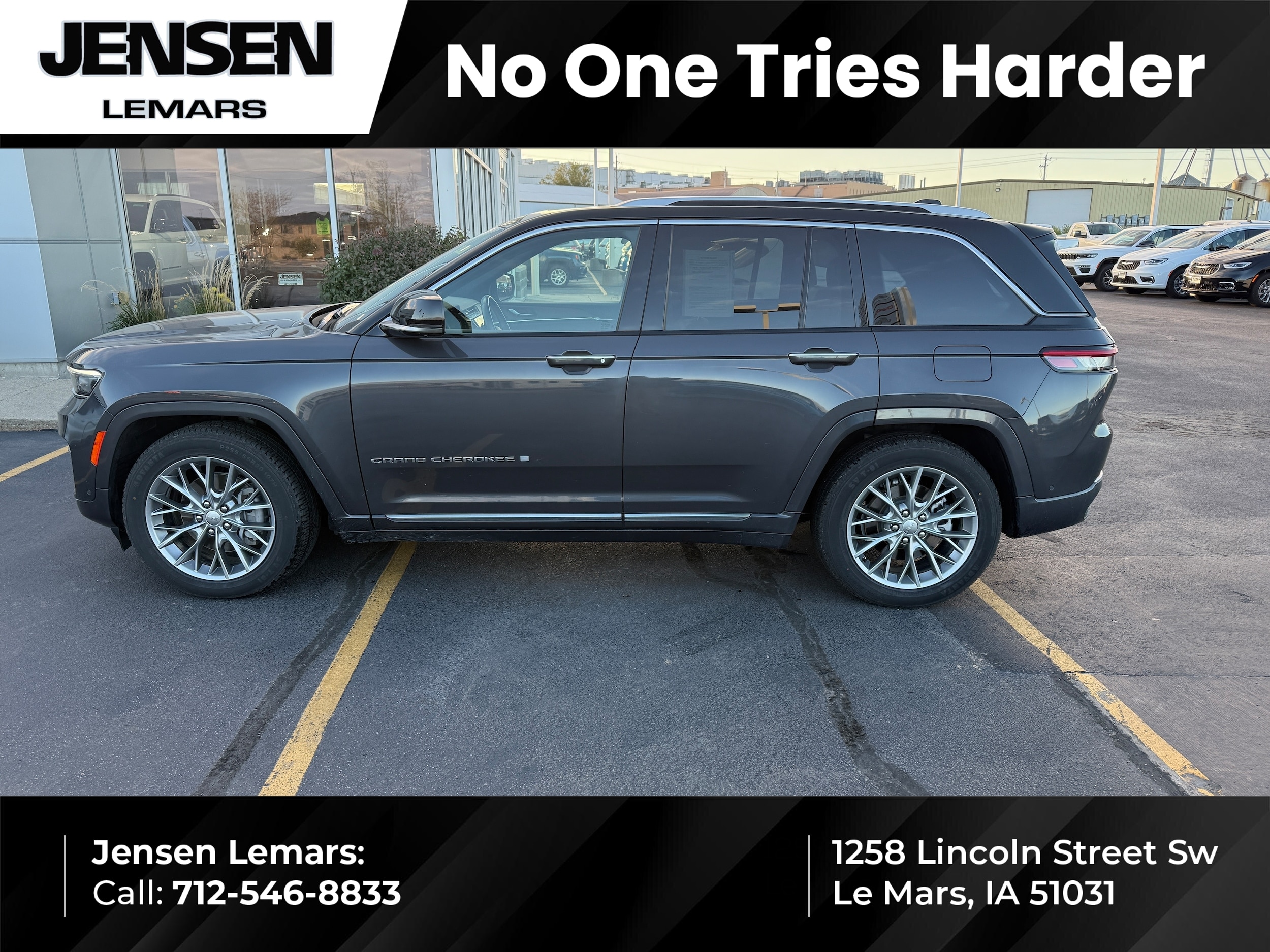 2022 Jeep Grand Cherokee Summit's photo