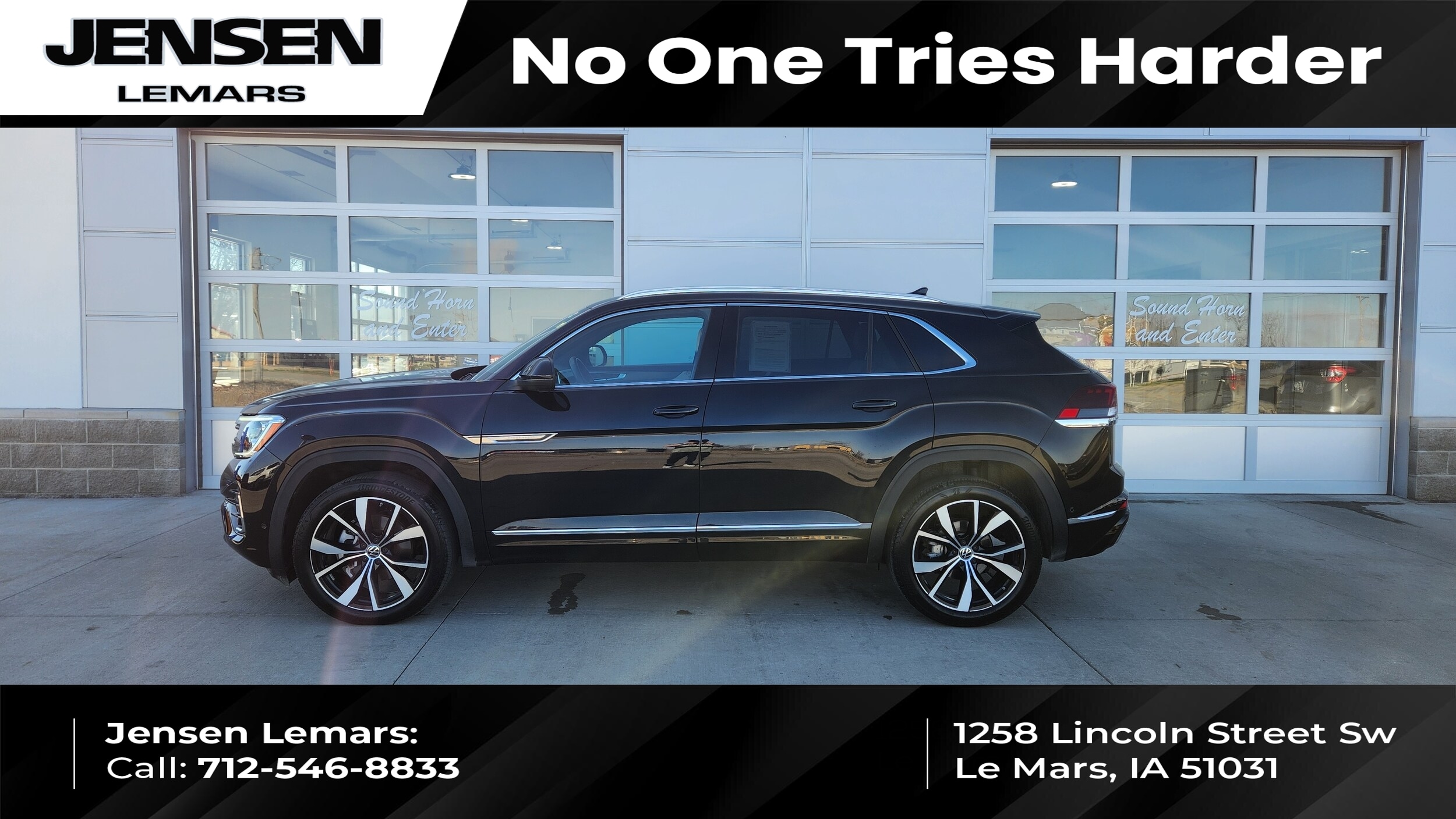 2024 Volkswagen Atlas Cross Sport 2.0T SEL Premium R-Line 4MOTION's photo