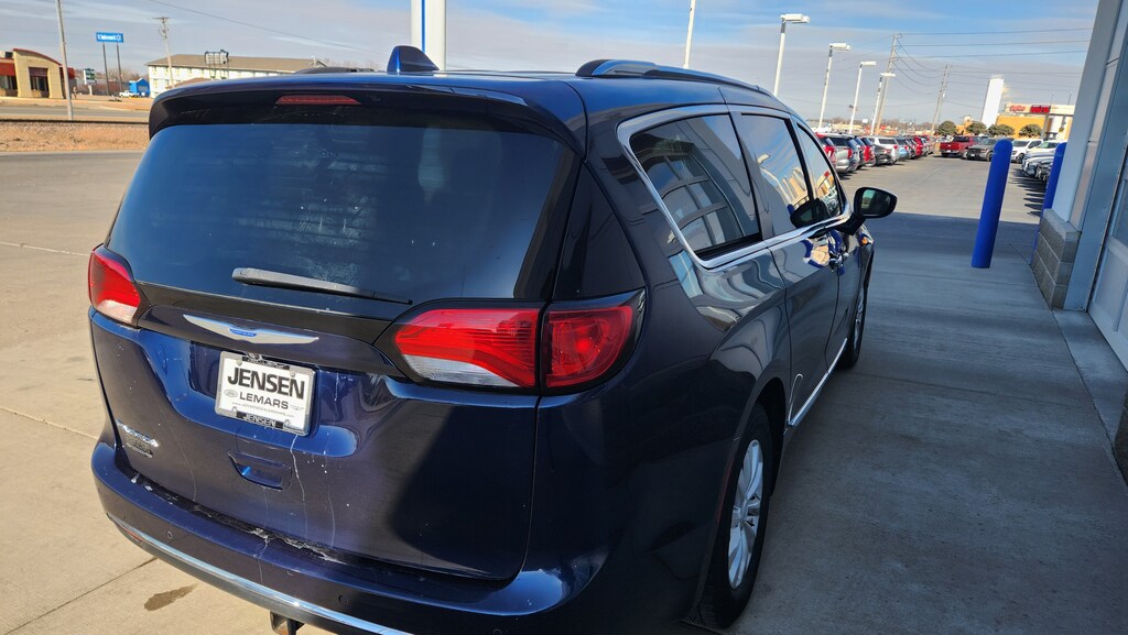 Used 2018 Chrysler Pacifica Touring L Van