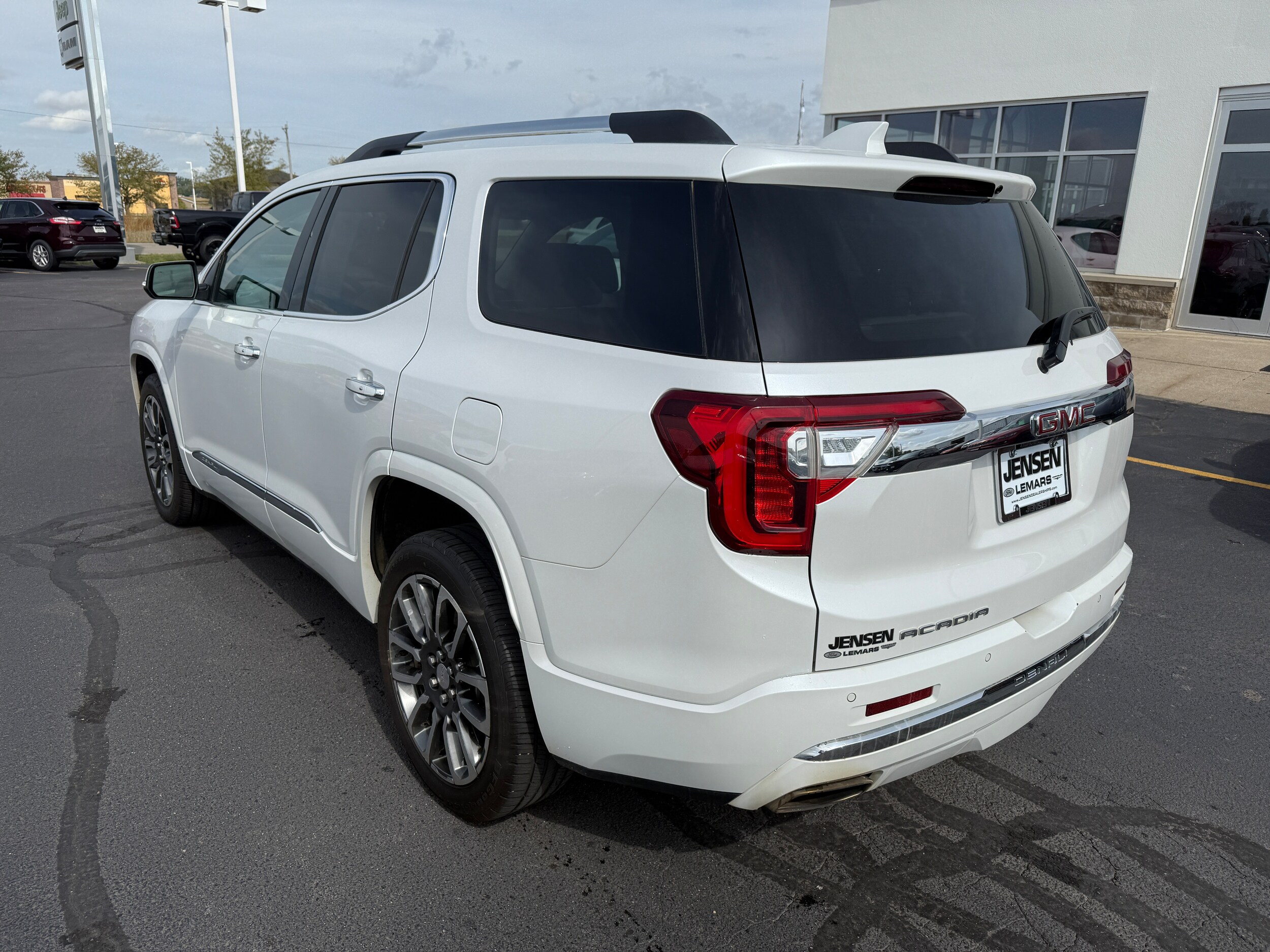 2020 Gmc Acadia Denali photo 2