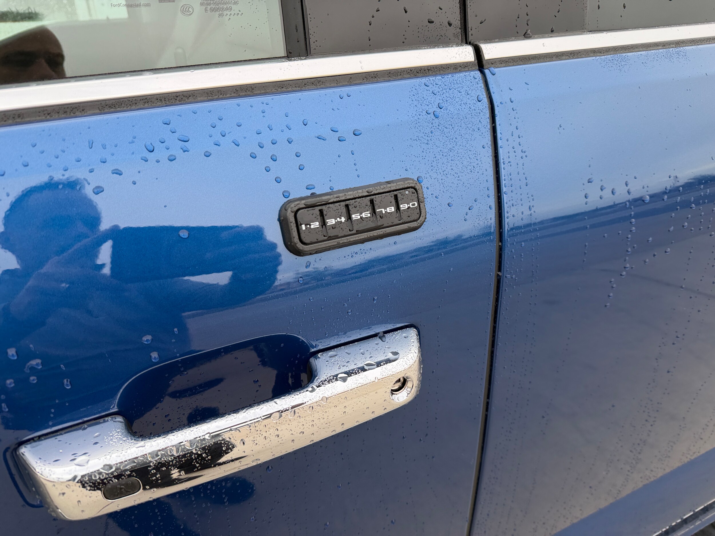 2025 Ford F-150 Lariat photo 3