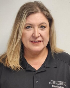 Staff member Tammy Ludwigs from 40db6689fc86