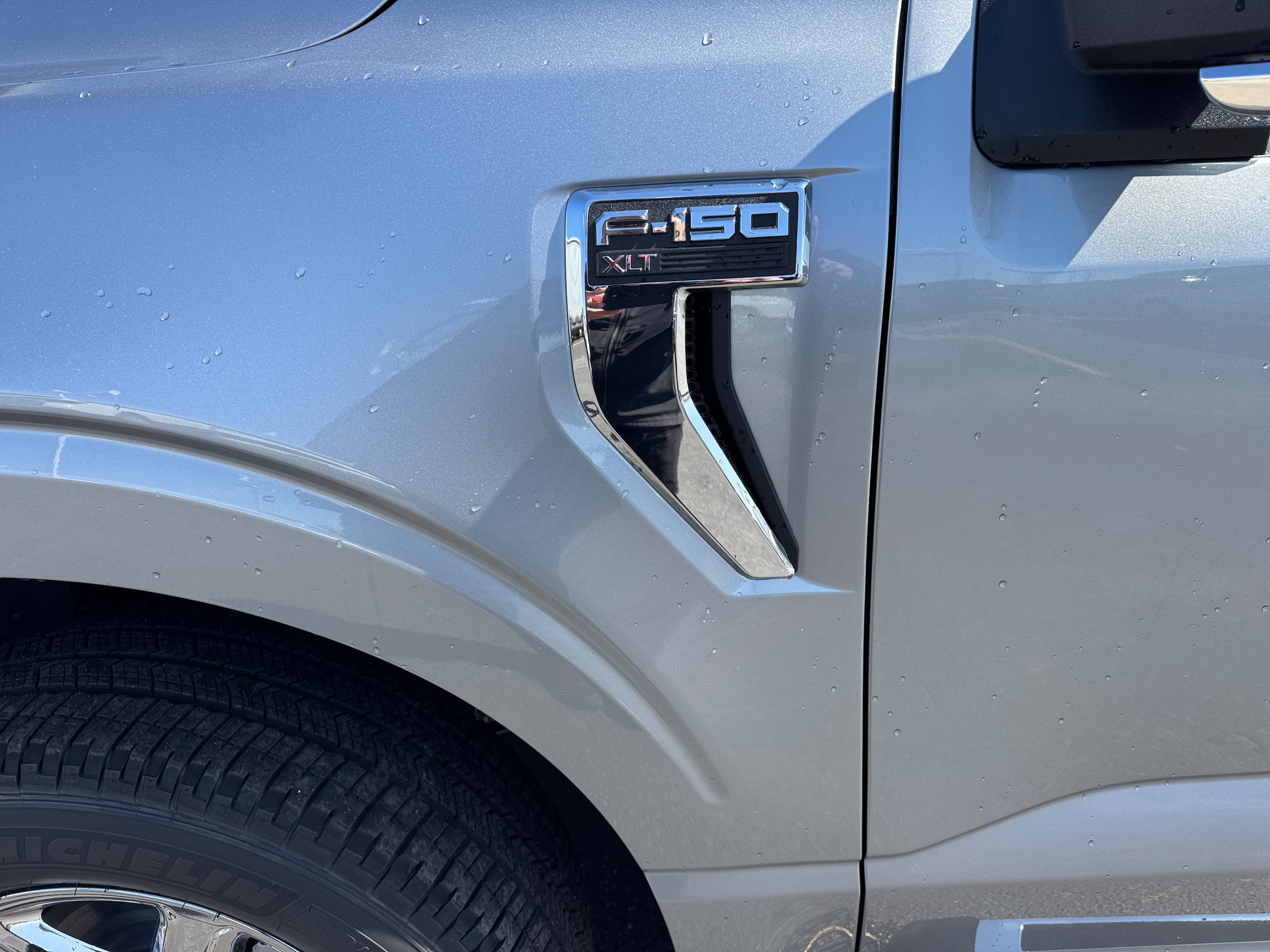 2025 Ford F-150 XLT photo 3