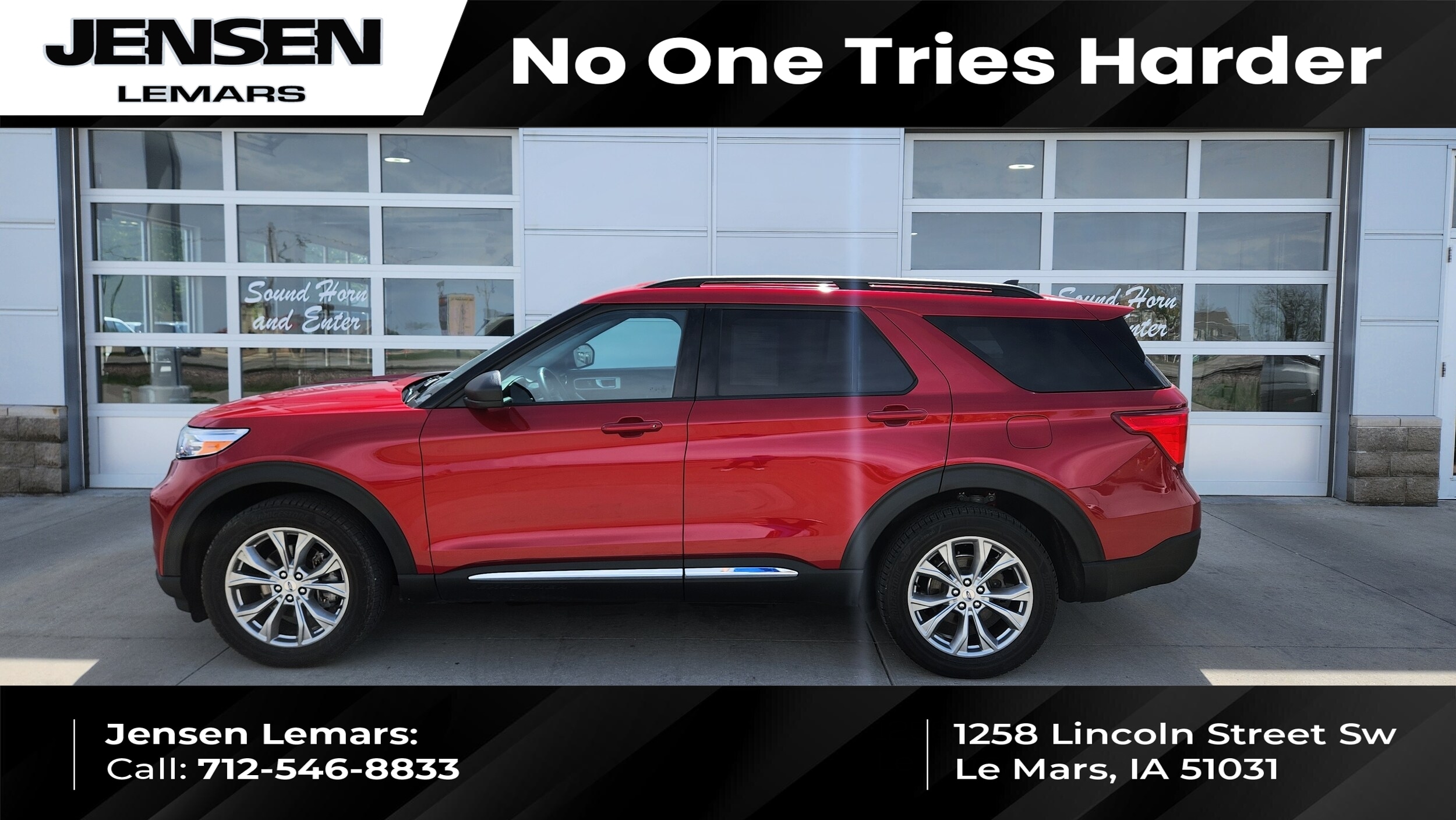 2023 Ford Explorer XLT 4WD's photo