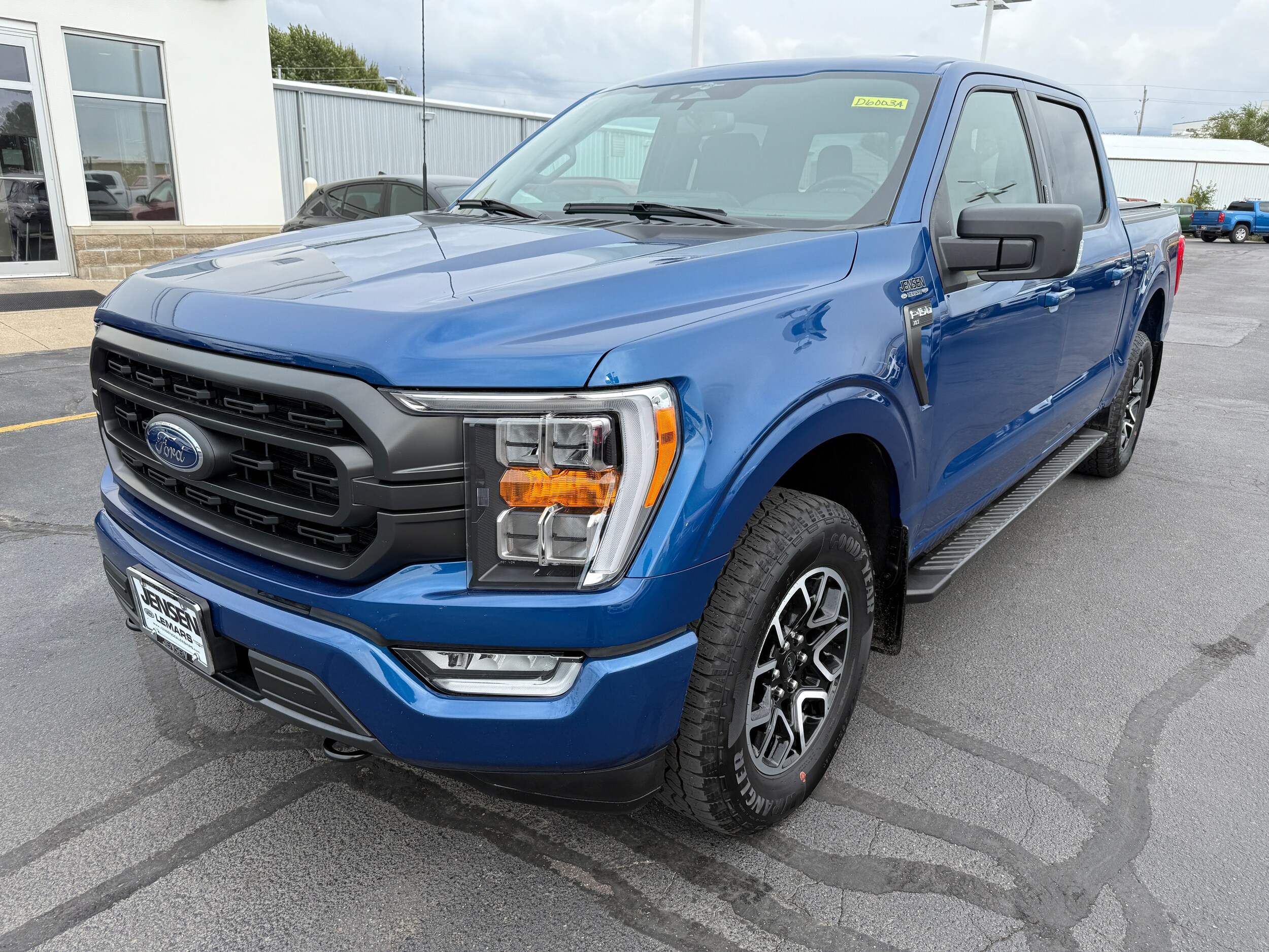 2023 Ford F-150 photo 2