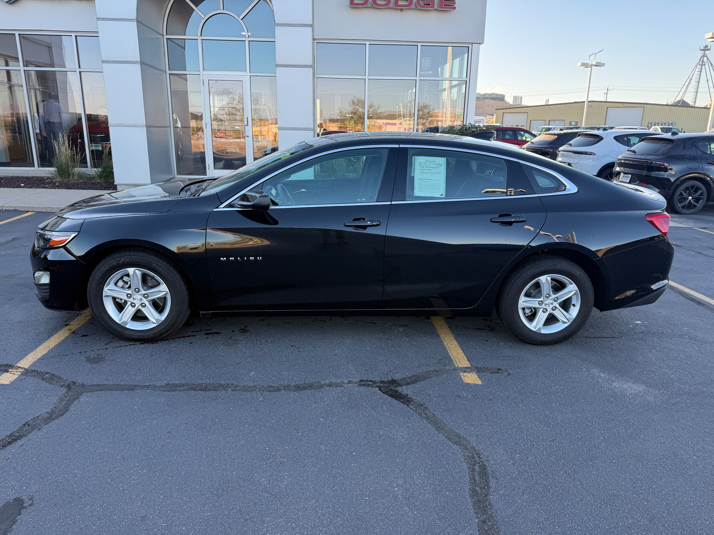 2024 Chevrolet Malibu 1LT photo 2