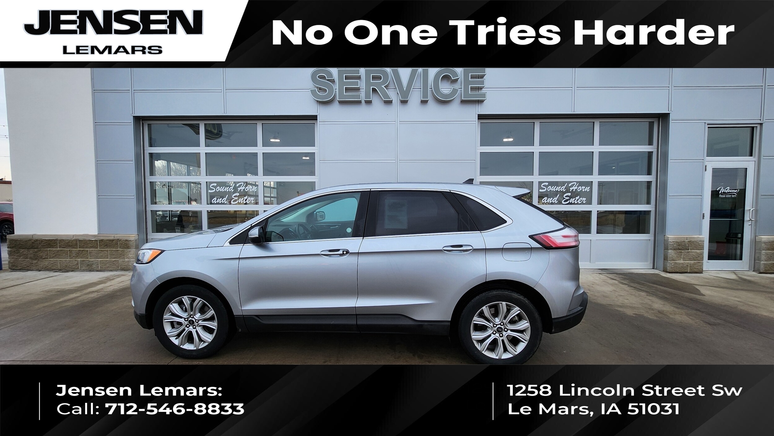 2024 Ford Edge Titanium's photo