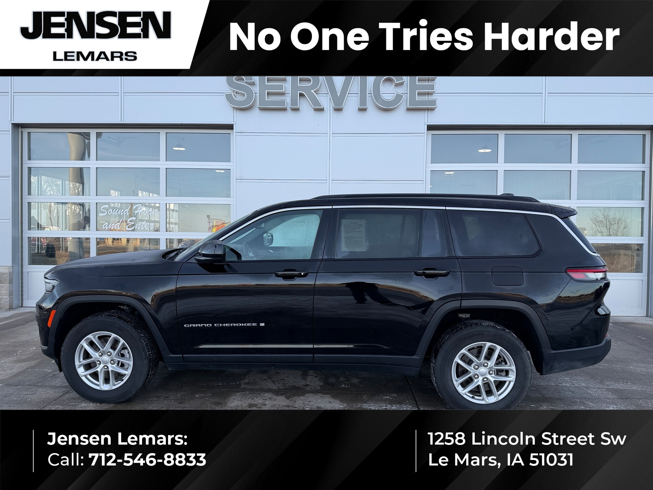 2024 Jeep Grand Cherokee L Laredo's photo