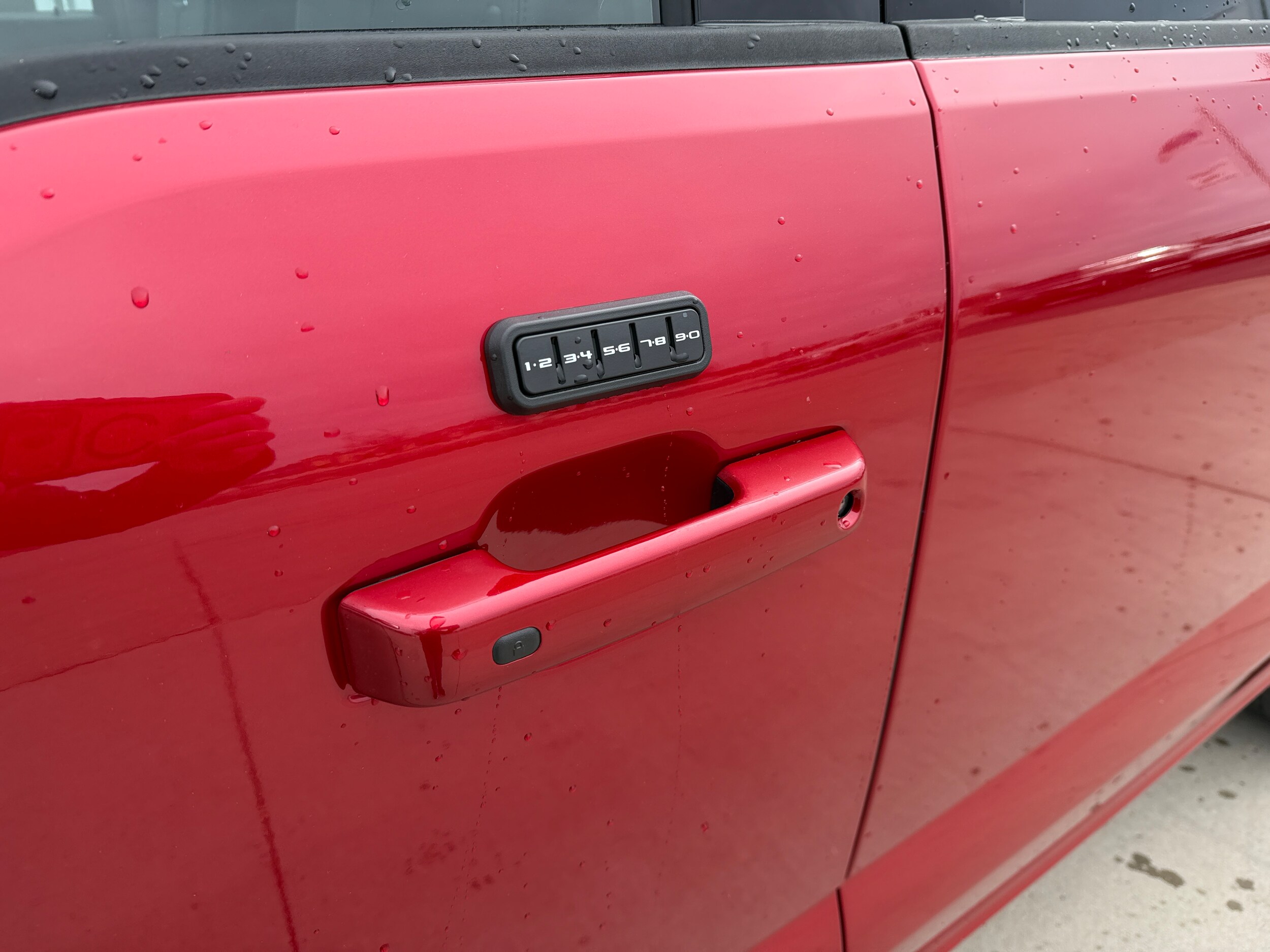 2025 Ford F-150 Platinum photo 4