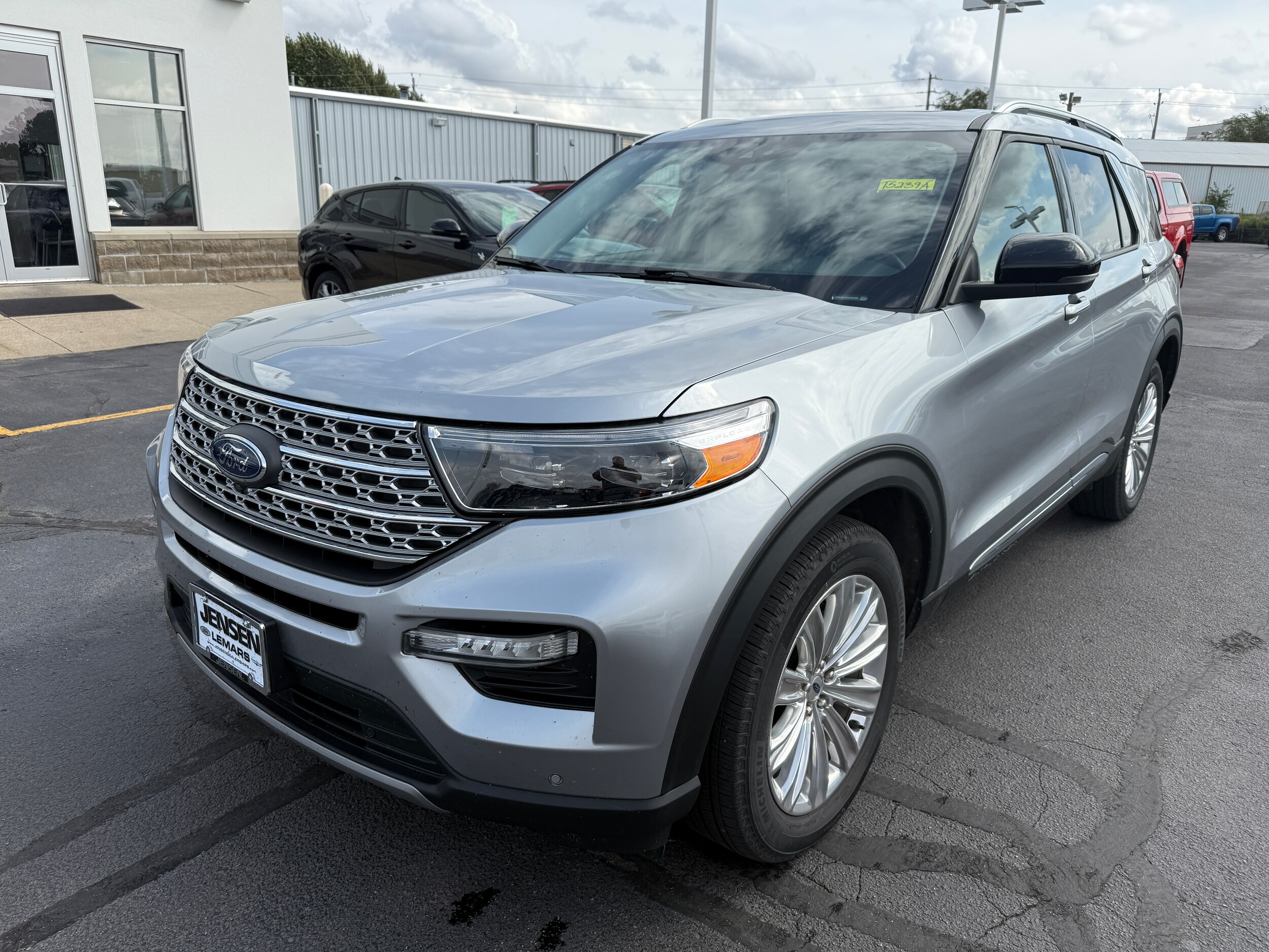 2022 Ford Explorer Limited photo 2