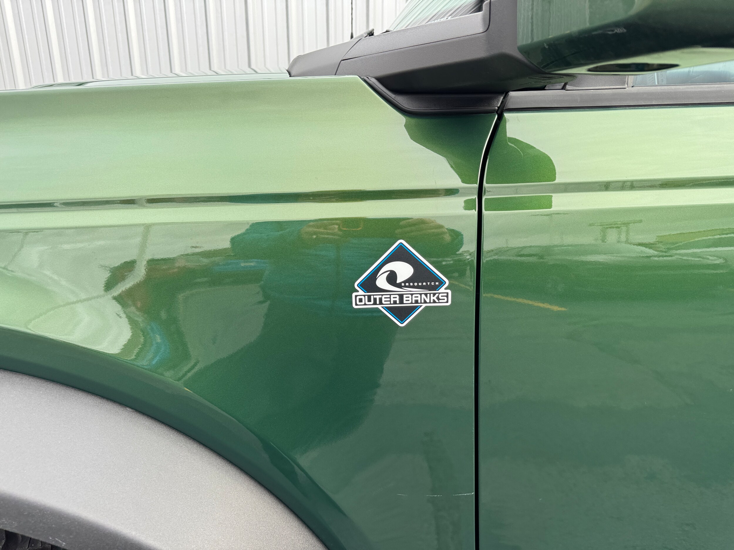 2024 Ford Bronco Outer Banks photo 3