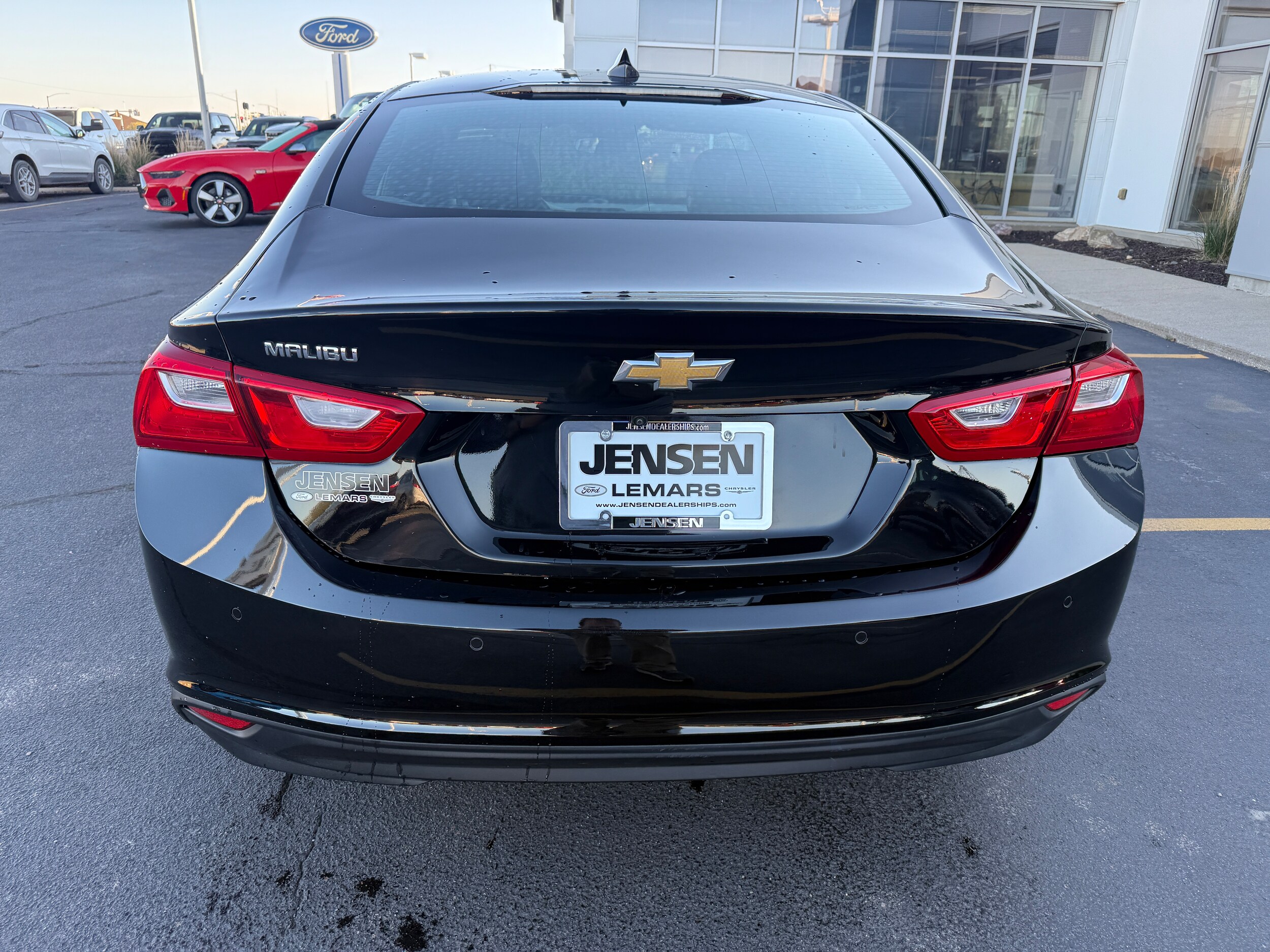 2024 Chevrolet Malibu 1LT photo 2