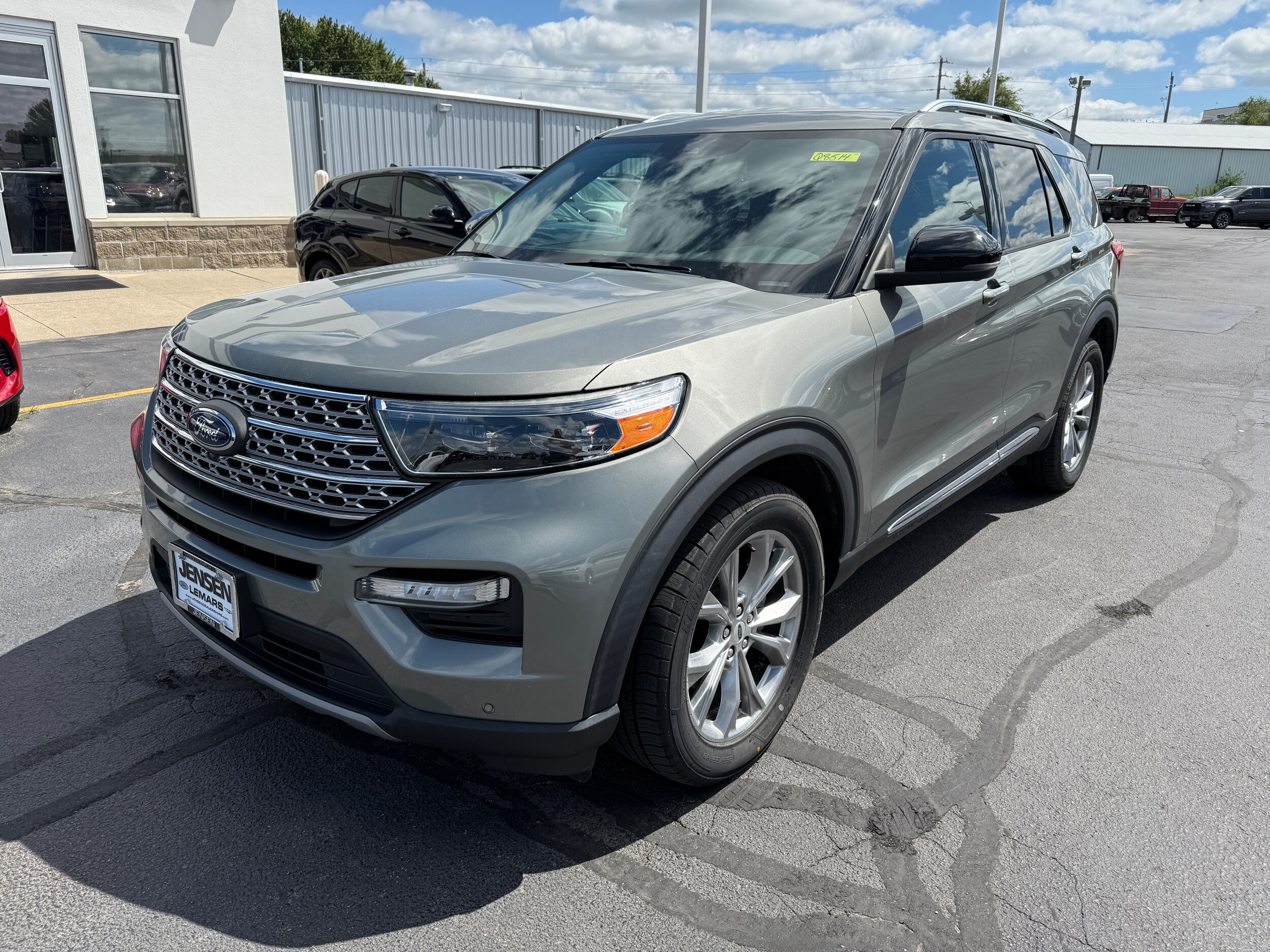 2020 Ford Explorer Limited photo 2