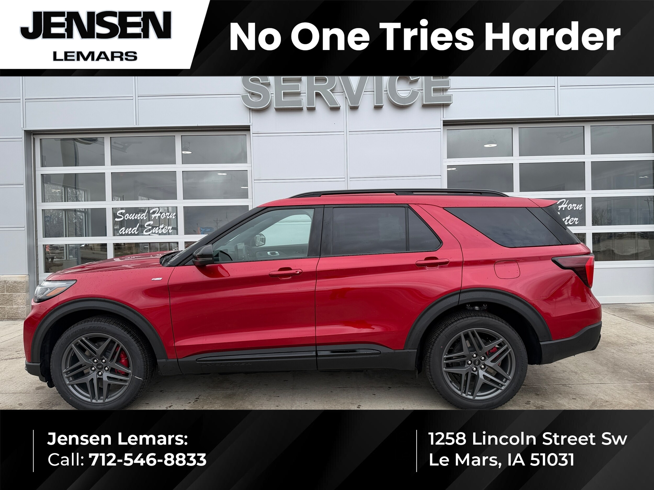 2025 Ford Explorer ST-LINE's photo