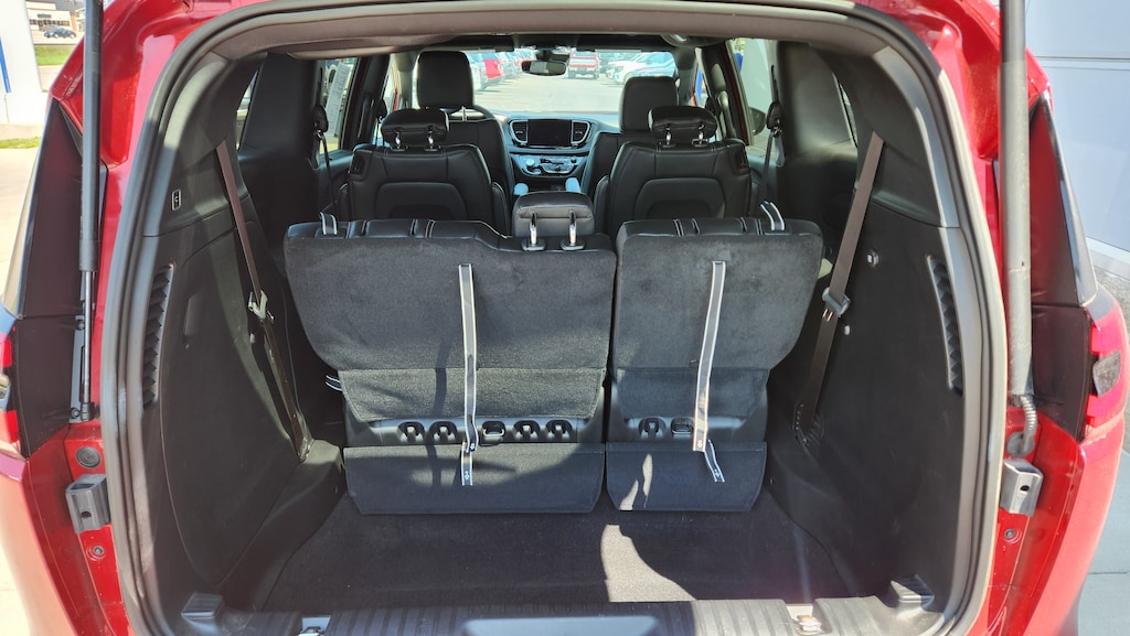 Used 2026 Chrysler Pacifica Select Van Passenger Van