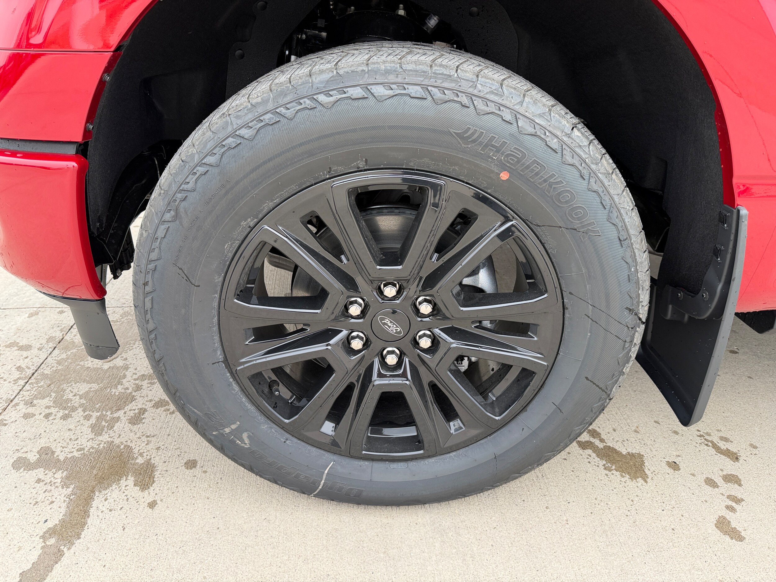 2025 Ford F-150 Platinum photo 2