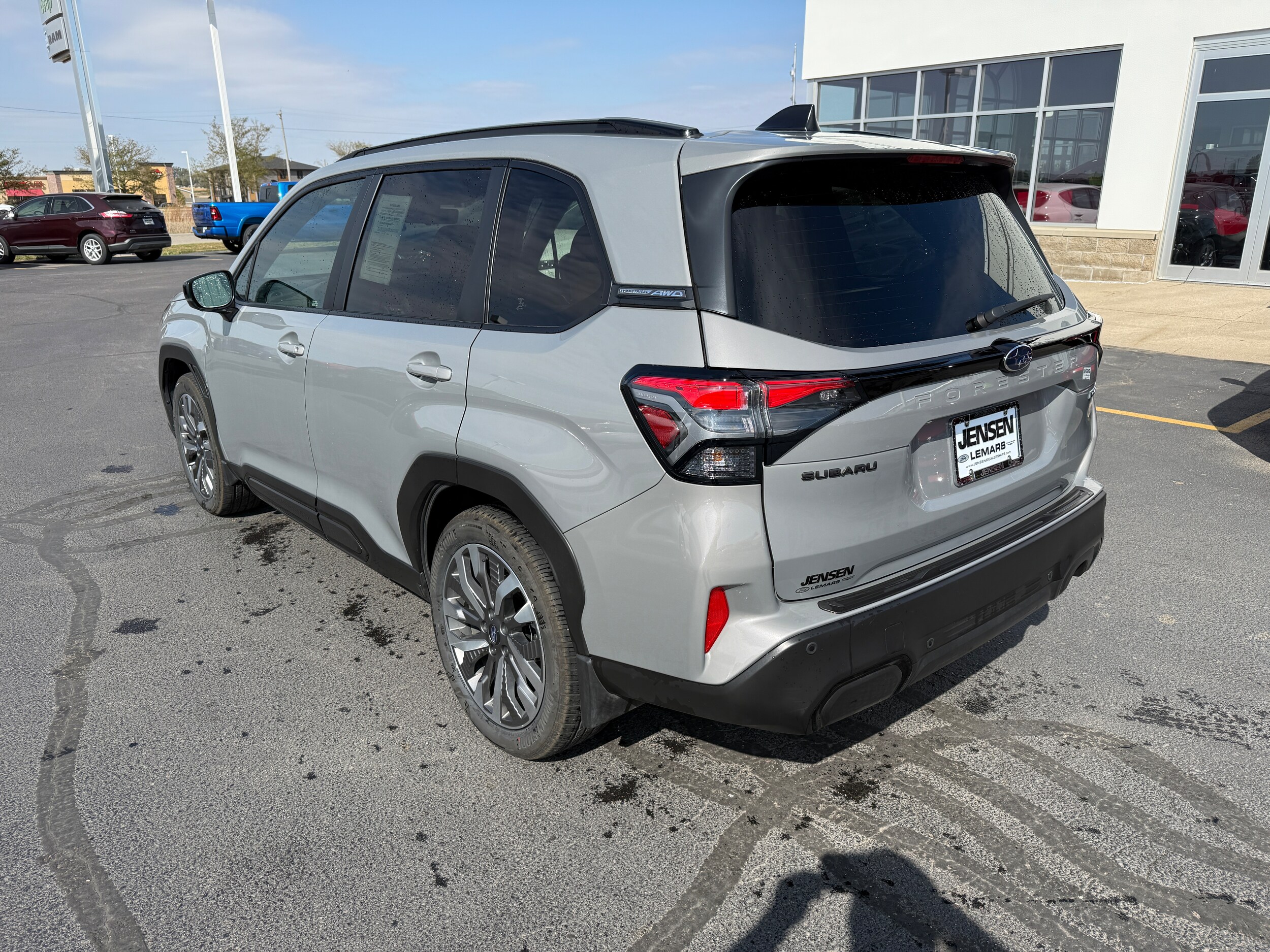 2025 Subaru Forester Touring photo 2