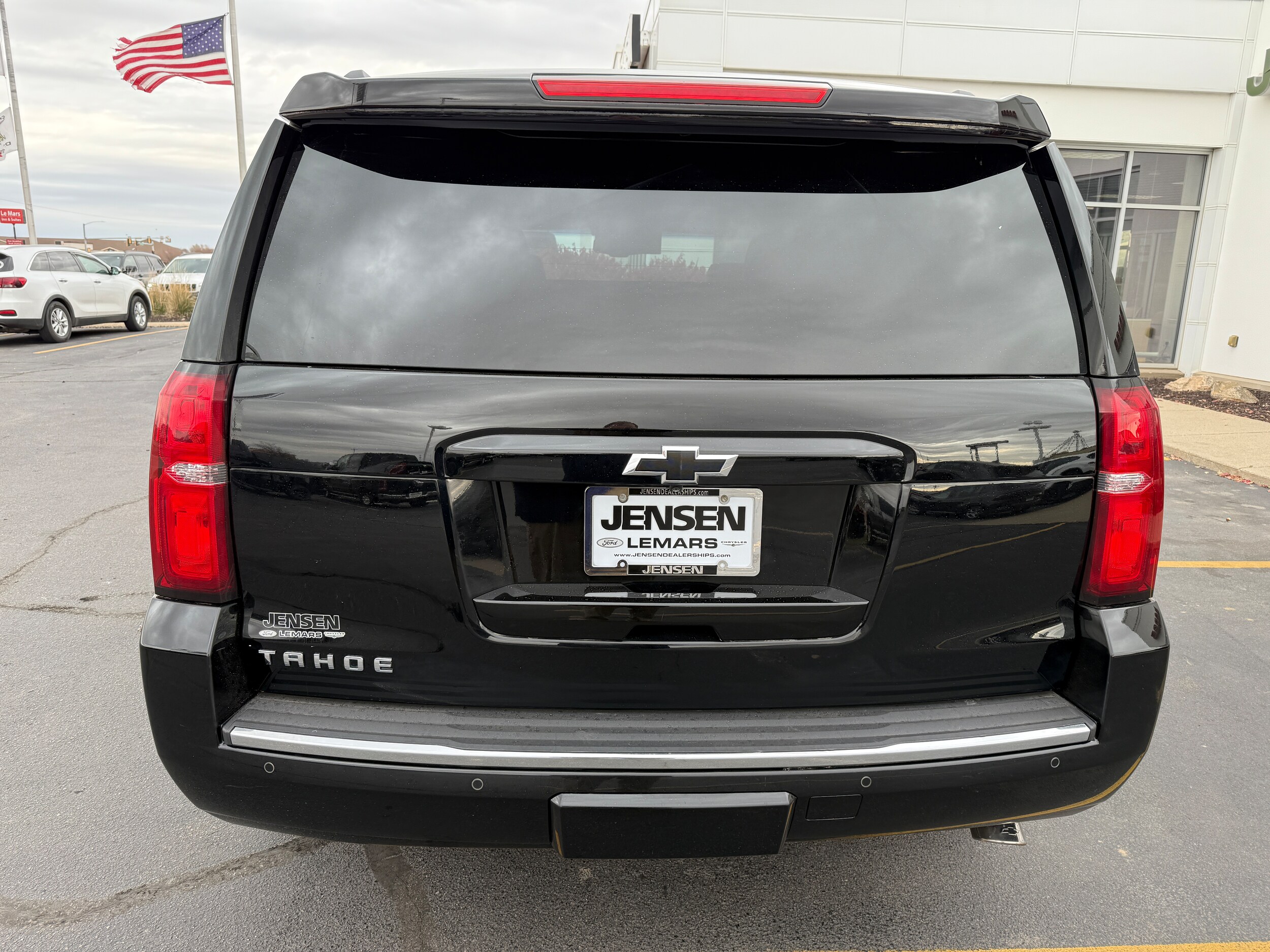 2016 Chevrolet Tahoe LTZ photo 4