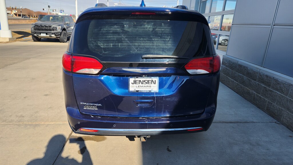 Used 2018 Chrysler Pacifica Touring L Van