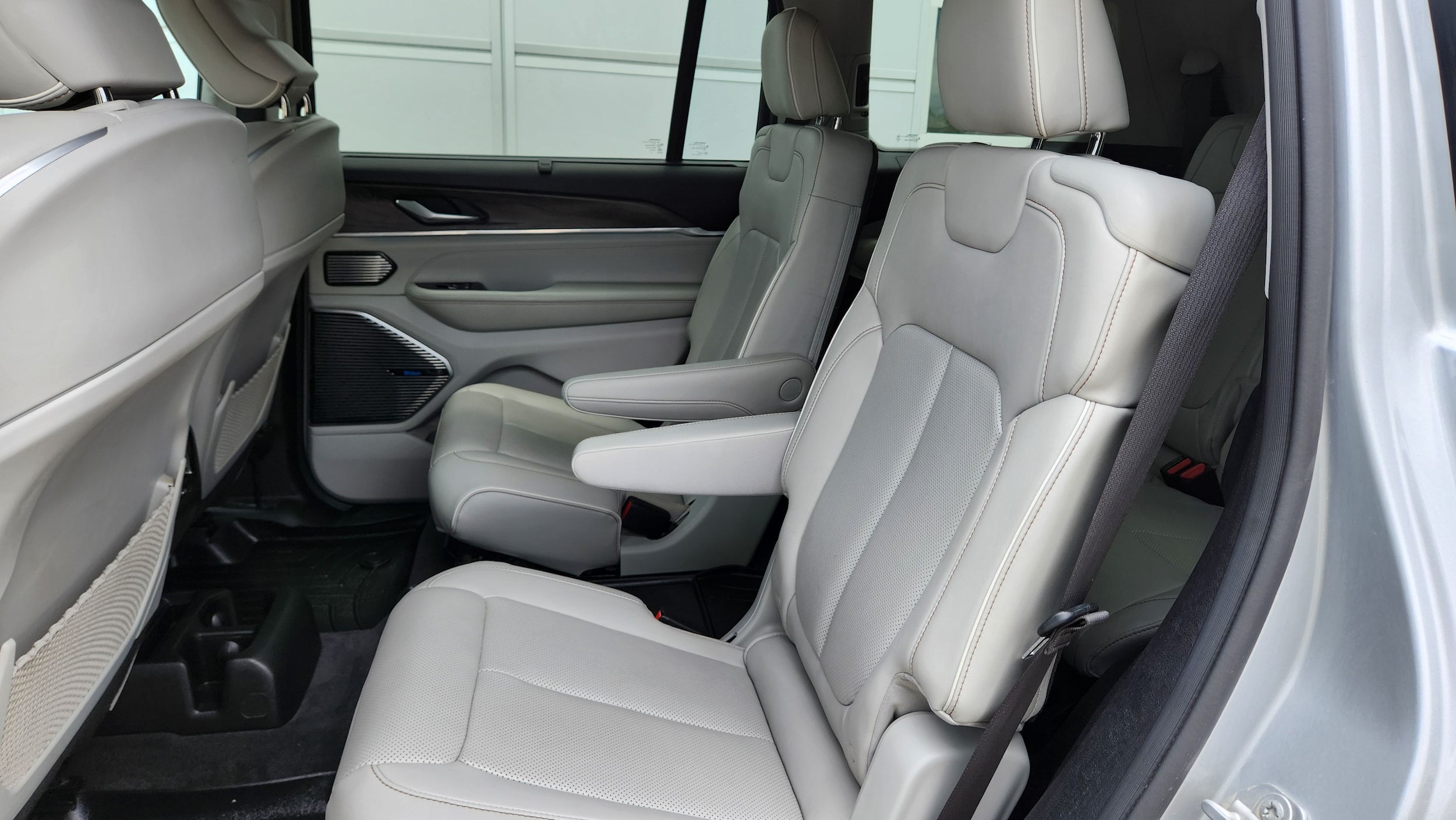 2021 Jeep Grand Cherokee L Overland - Photo 12