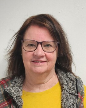 Staff member Beth Hentges from 9cab01695ee0