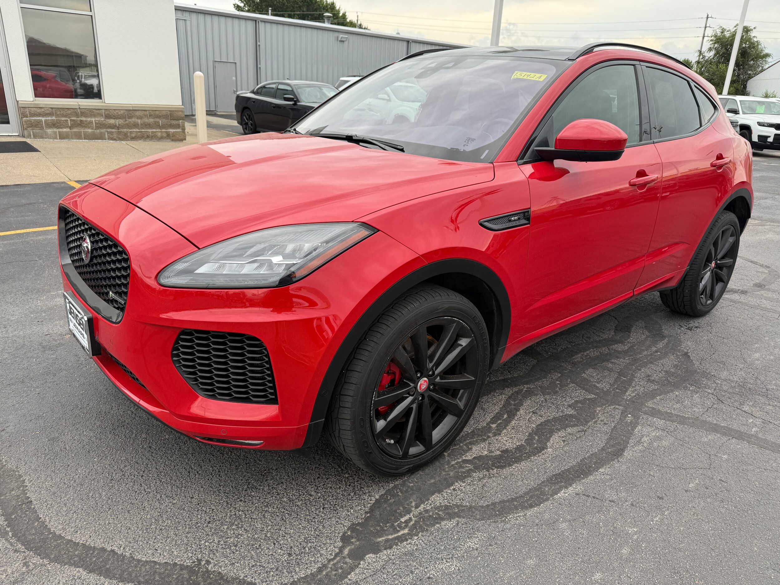 2019 Jaguar E-PACE R-Dynamic SE photo 2