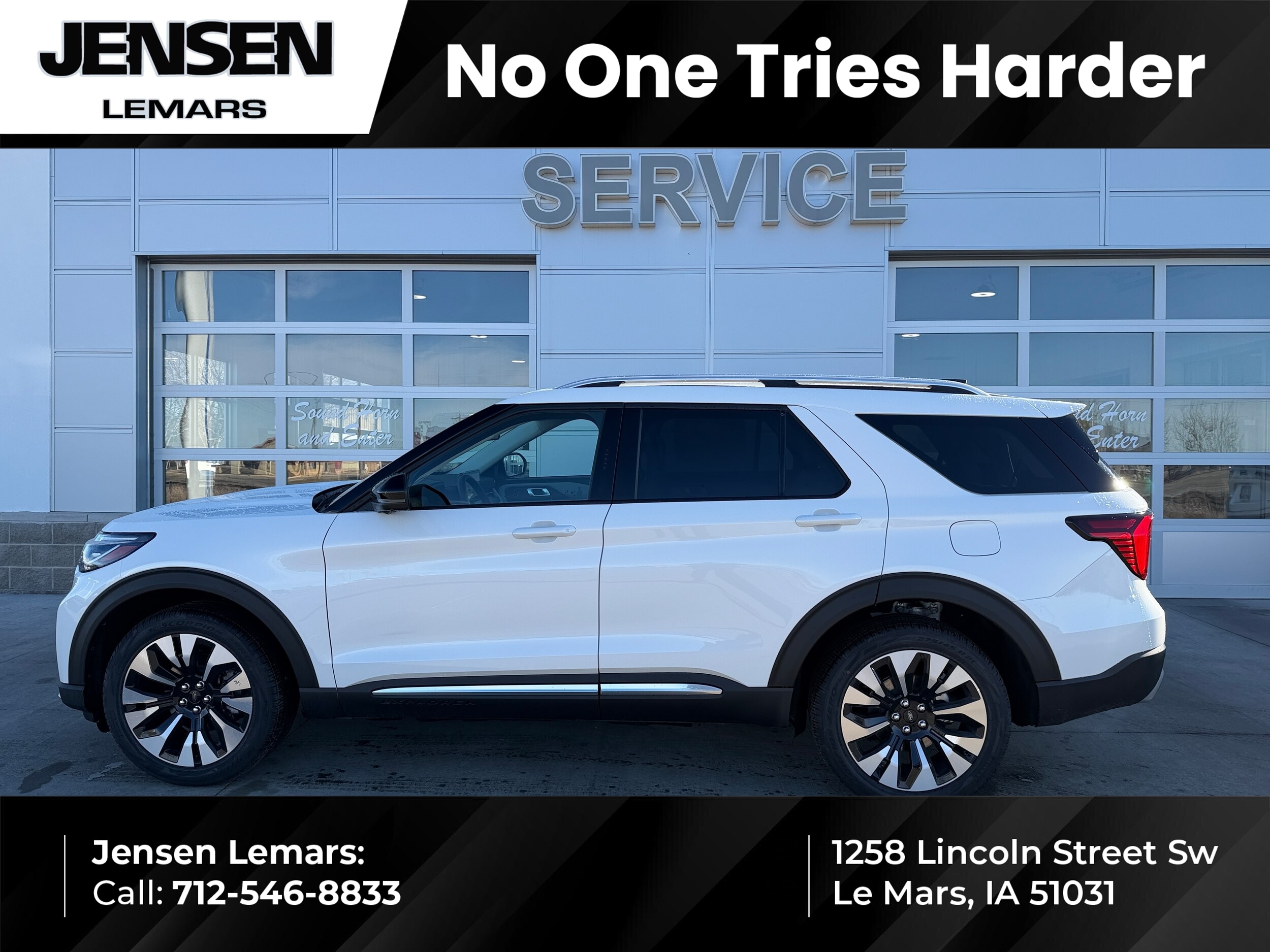 2026 Ford Explorer Platinum's photo