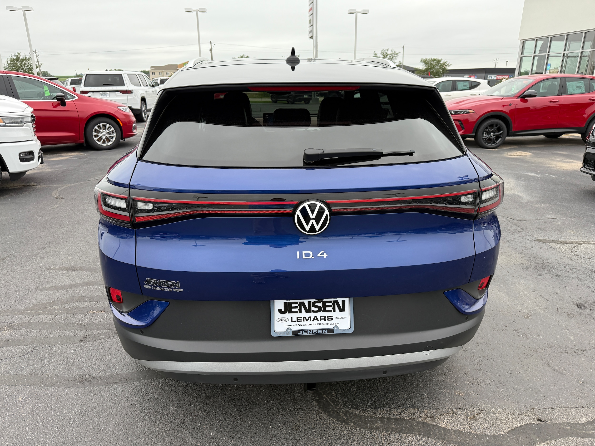 Used 2021 Volkswagen ID.4 PRO S with VIN WVGUNPE22MP065351 for sale in Le Mars, IA