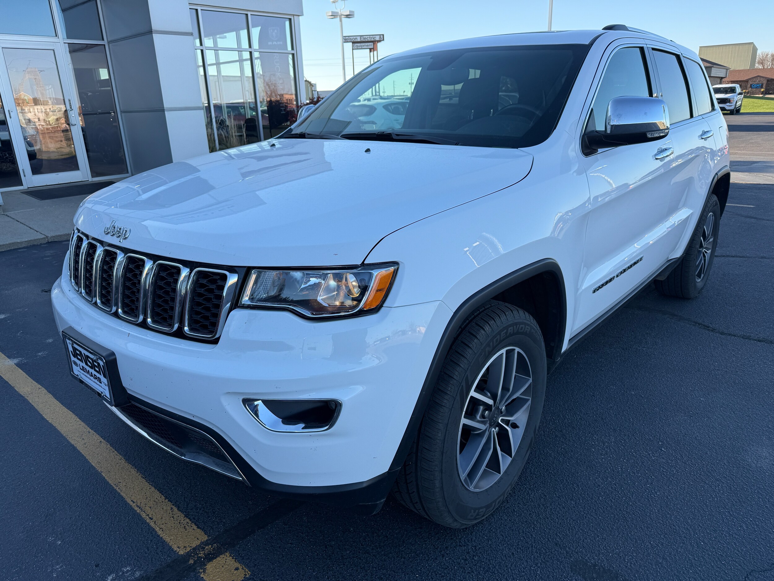 2021 Jeep Grand Cherokee Limited photo 2