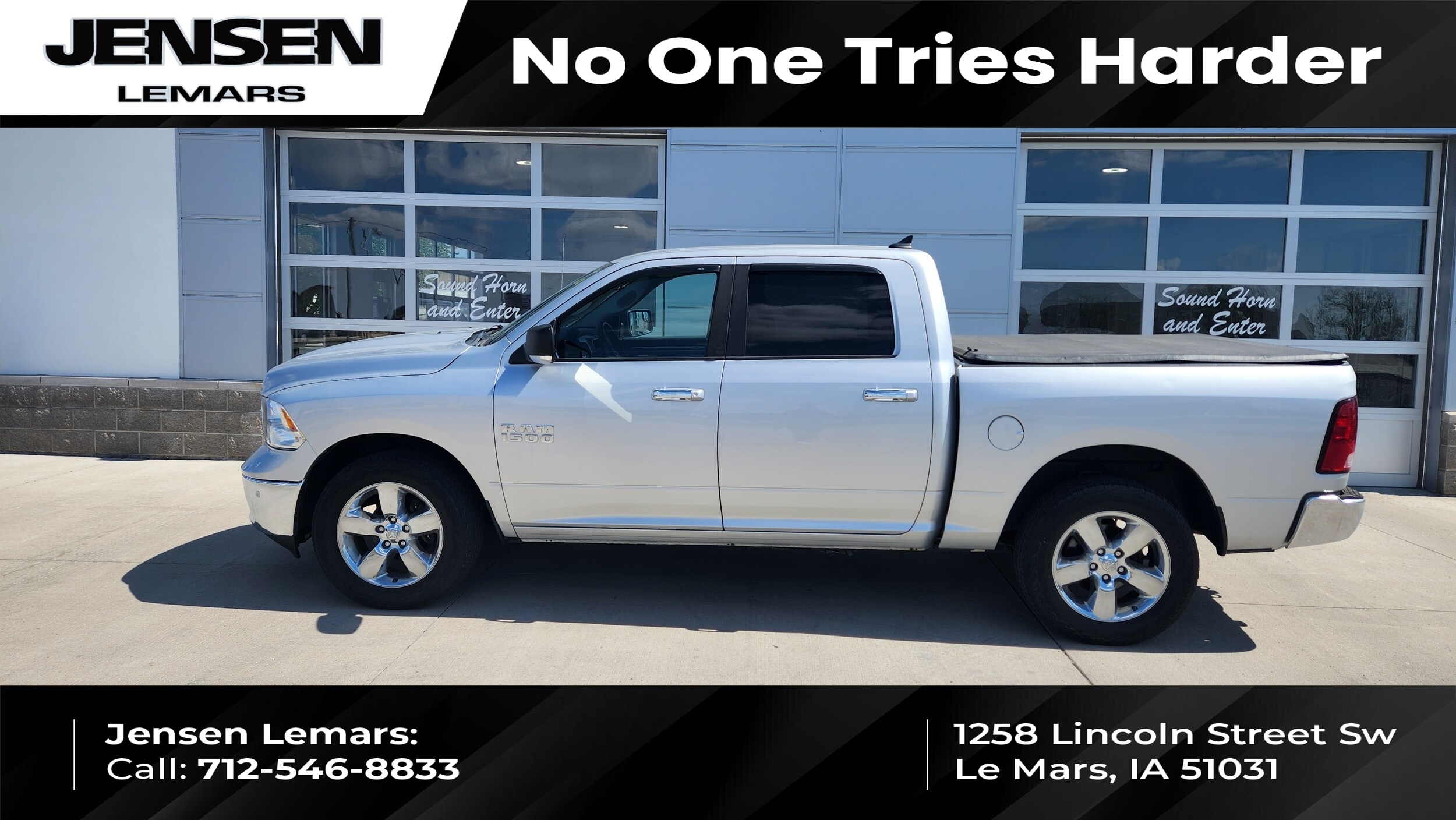 2017 RAM 1500 Big Horn 4x4 Crew Cab 5'7's photo