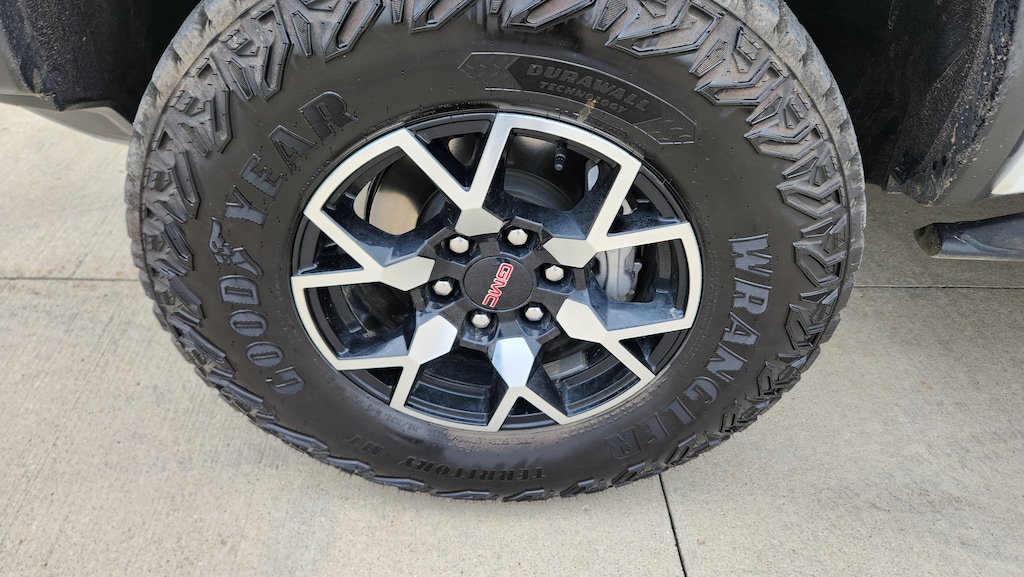 Used 2024 GMC Canyon AT4X Truck Crew Cab